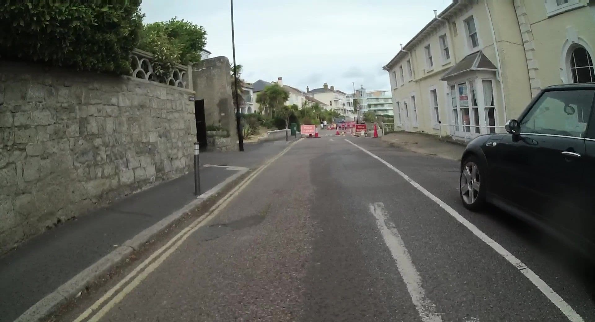 Street view near The Wellington Hotel, Ventnor — © jpennycook (CC BY-SA · Mapillary)