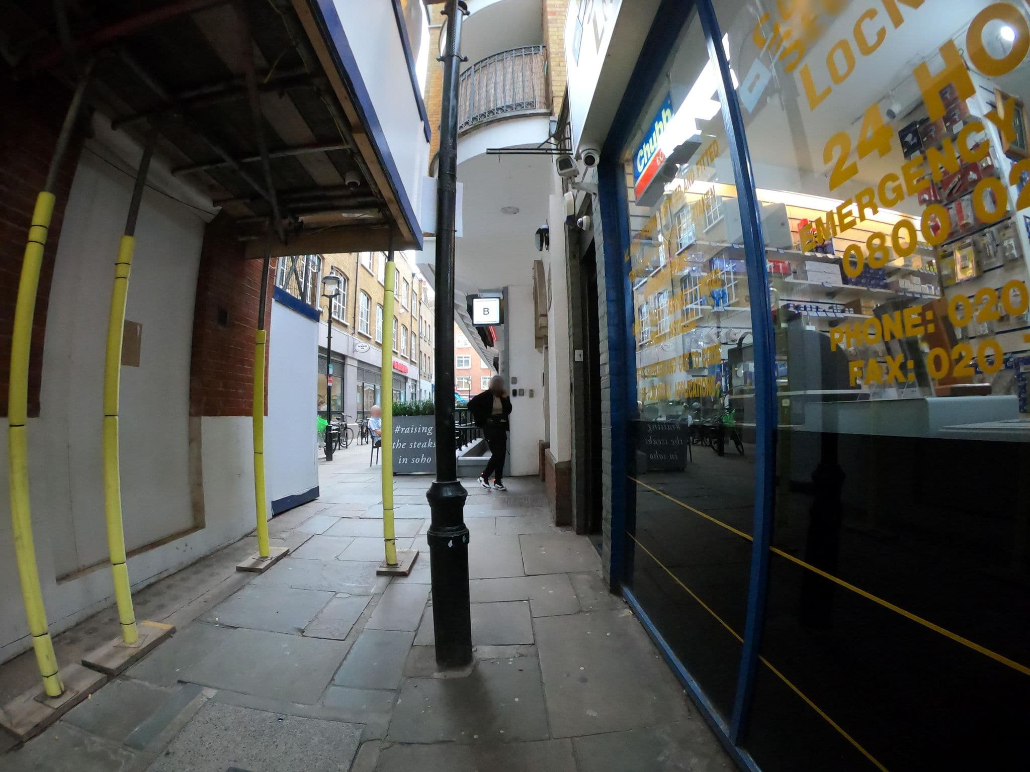 Street view near The Soho Hotel, Soho — © richlv (CC BY-SA · Mapillary)