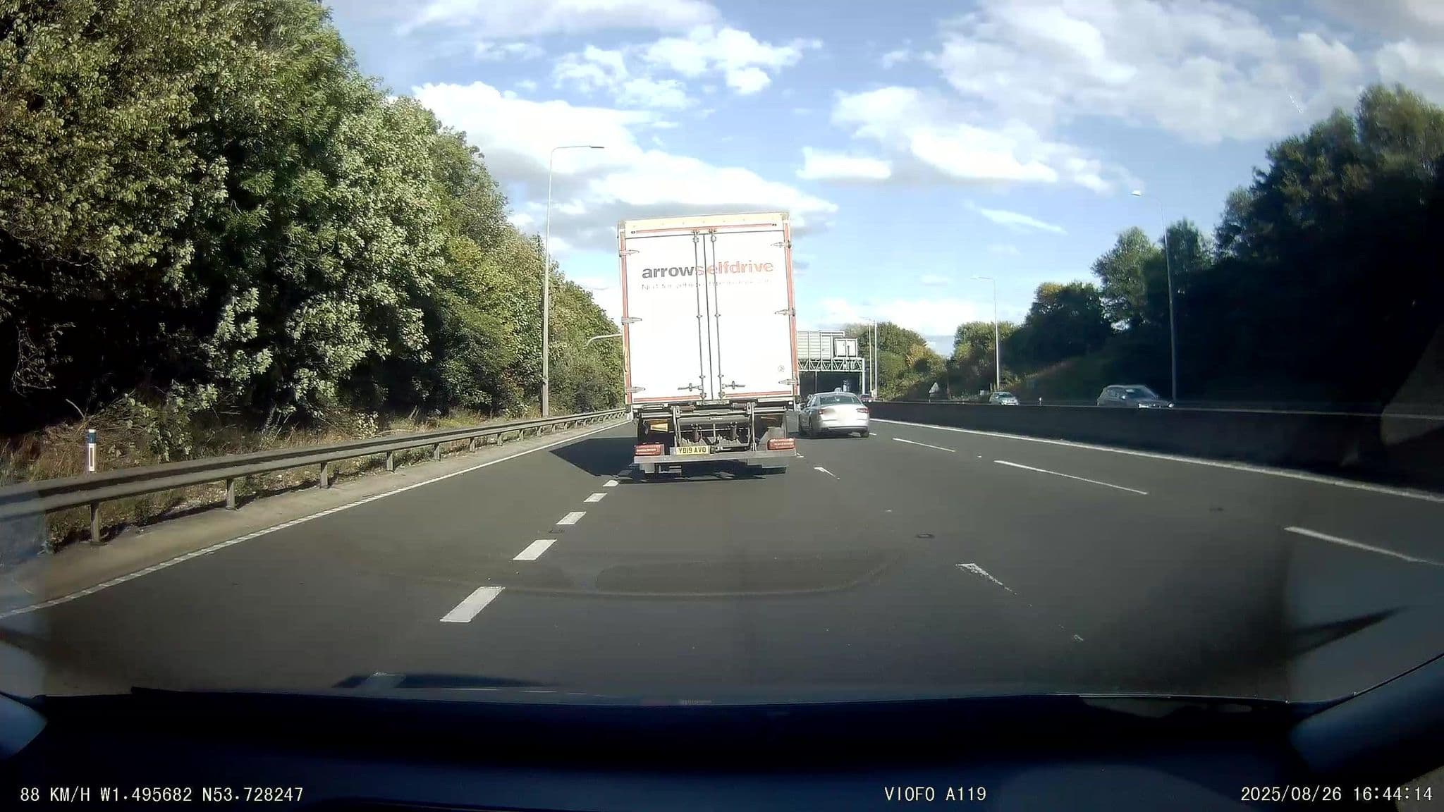 Street view near Wakefield Limes Hotel, Lofthouse — © aidan573 (CC BY-SA · Mapillary)