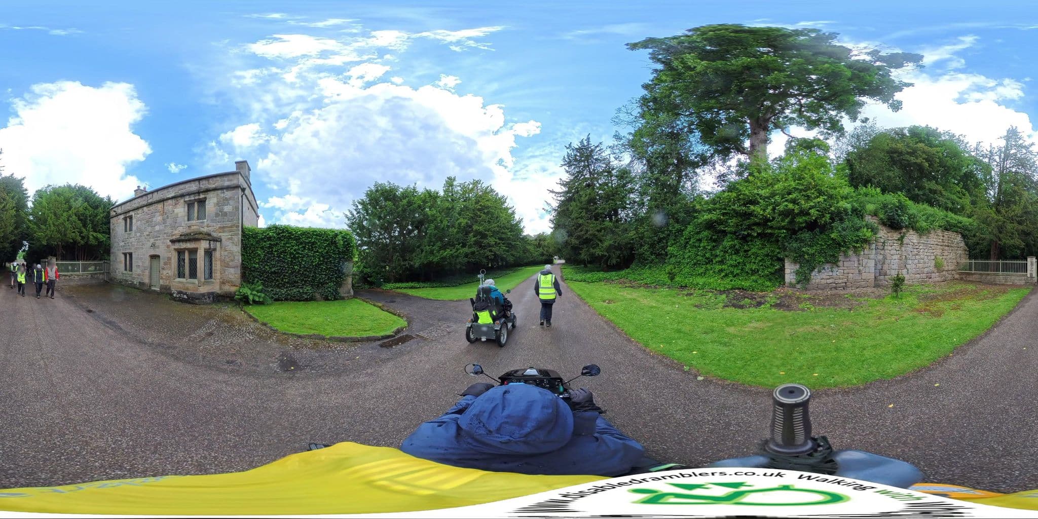 Street view near West Gate Lodge, Ripon — © TramperUser (CC BY-SA · Mapillary)
