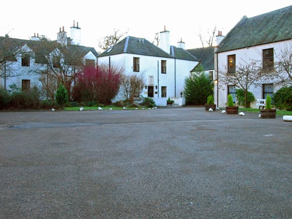 Maryculter House Hotel (via Wikimedia Commons, CC BY-SA 2.0)