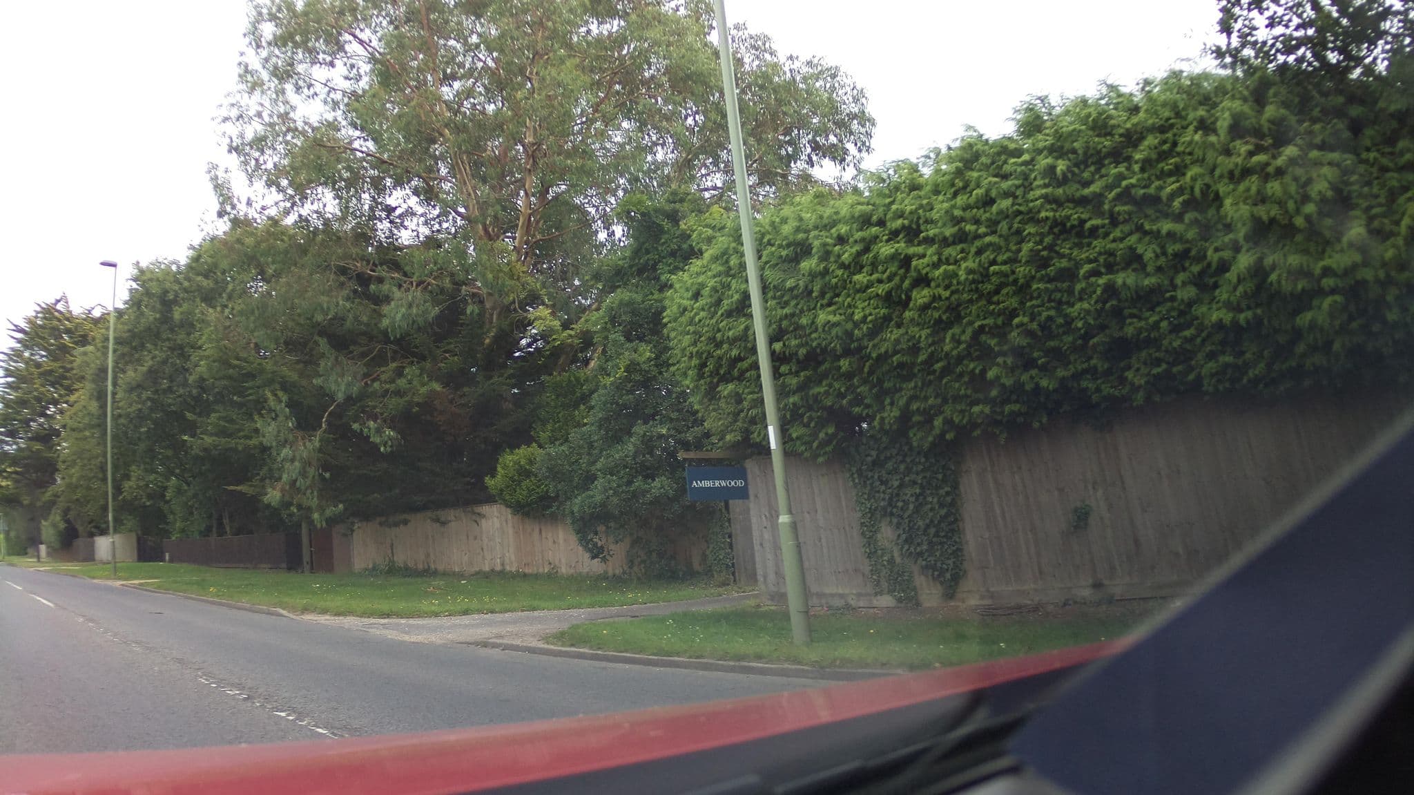Street view near Amberwood B&B, Lymington — © southglos (CC BY-SA · Mapillary)