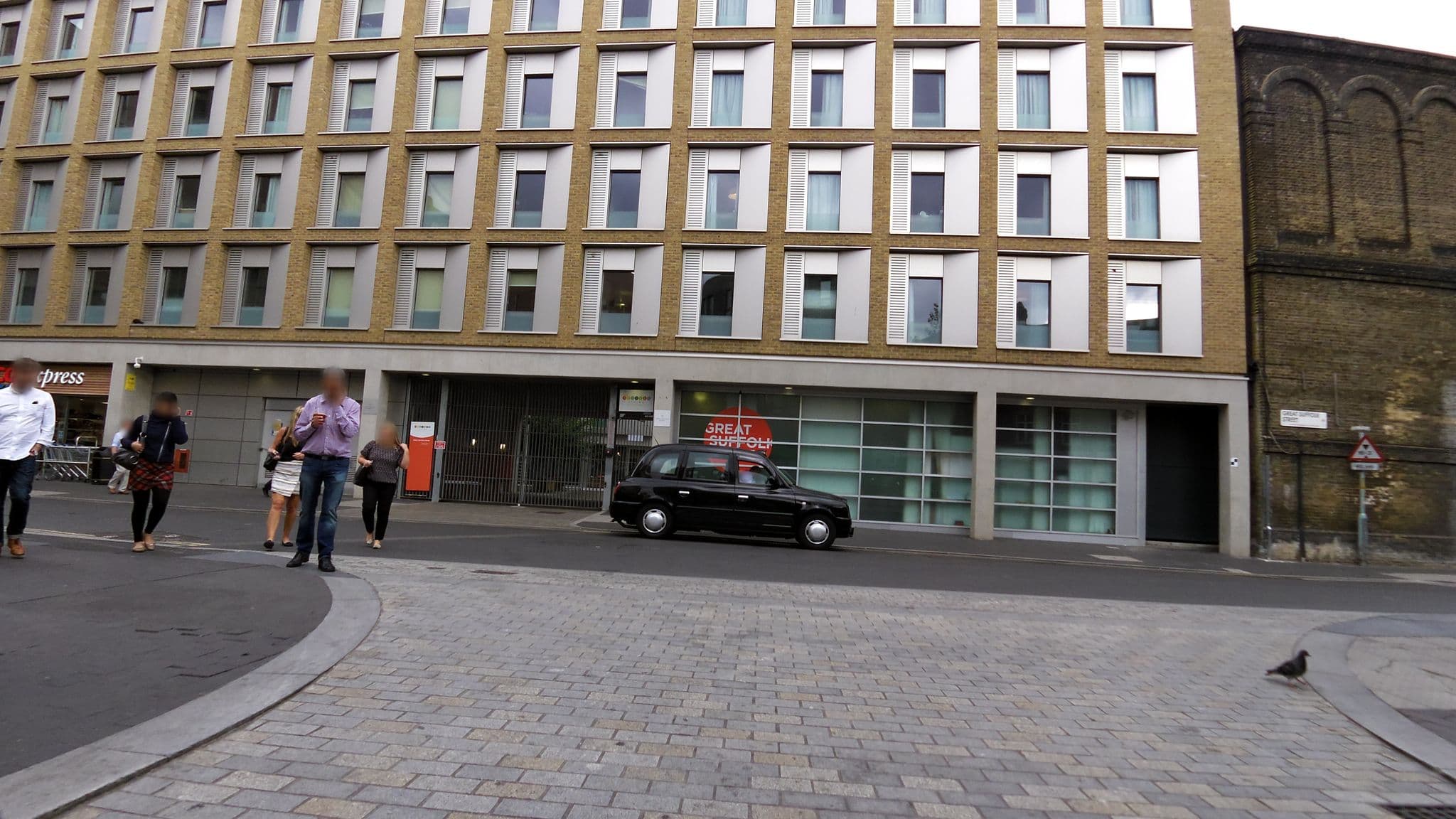 Street view near Premier Inn, City of London — © kieran (CC BY-SA · Mapillary)
