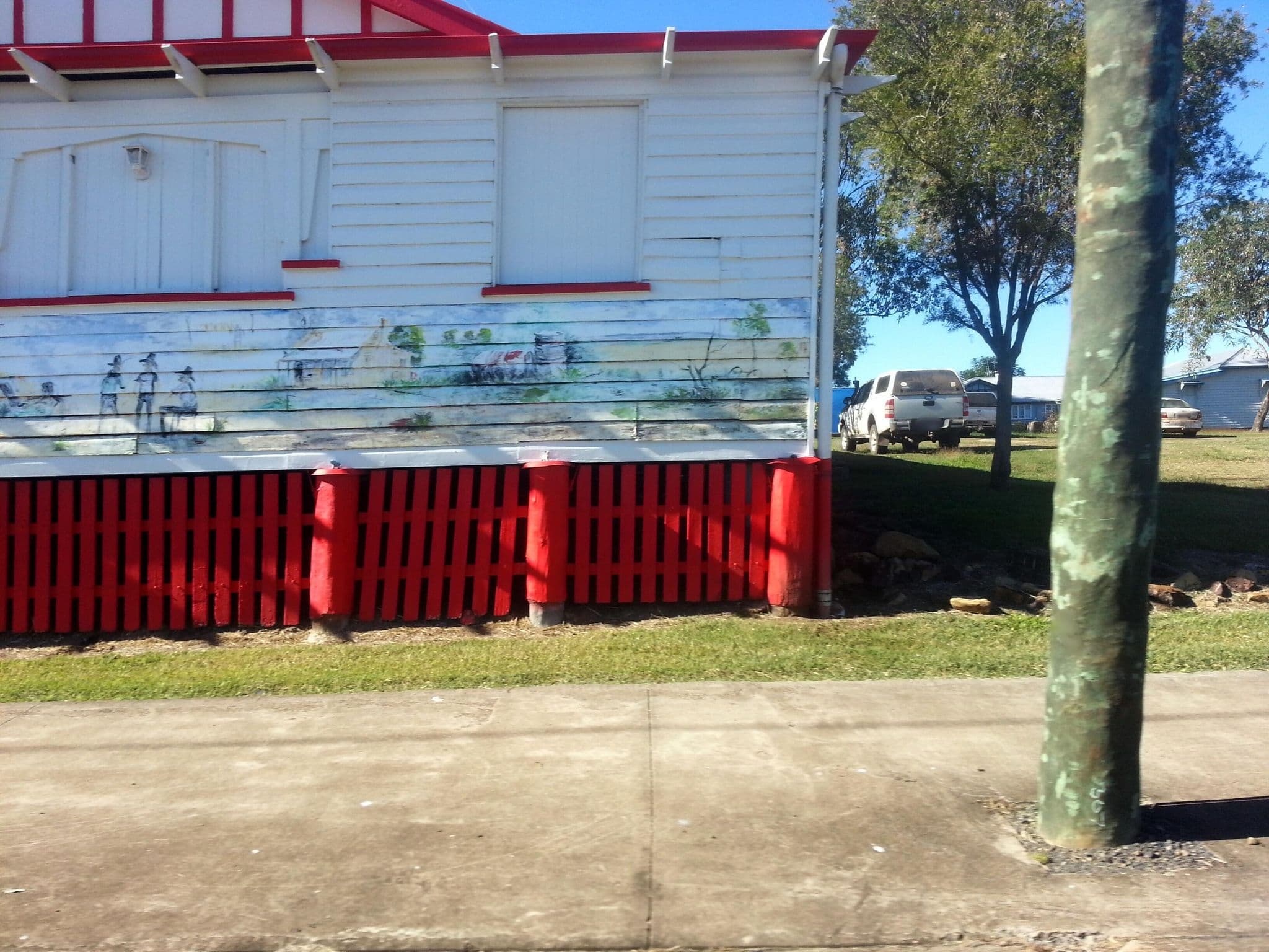 Street view near Mulgildie Hotel Freecamp - see bar, Monto — © bob3bob3 (CC BY-SA · Mapillary)