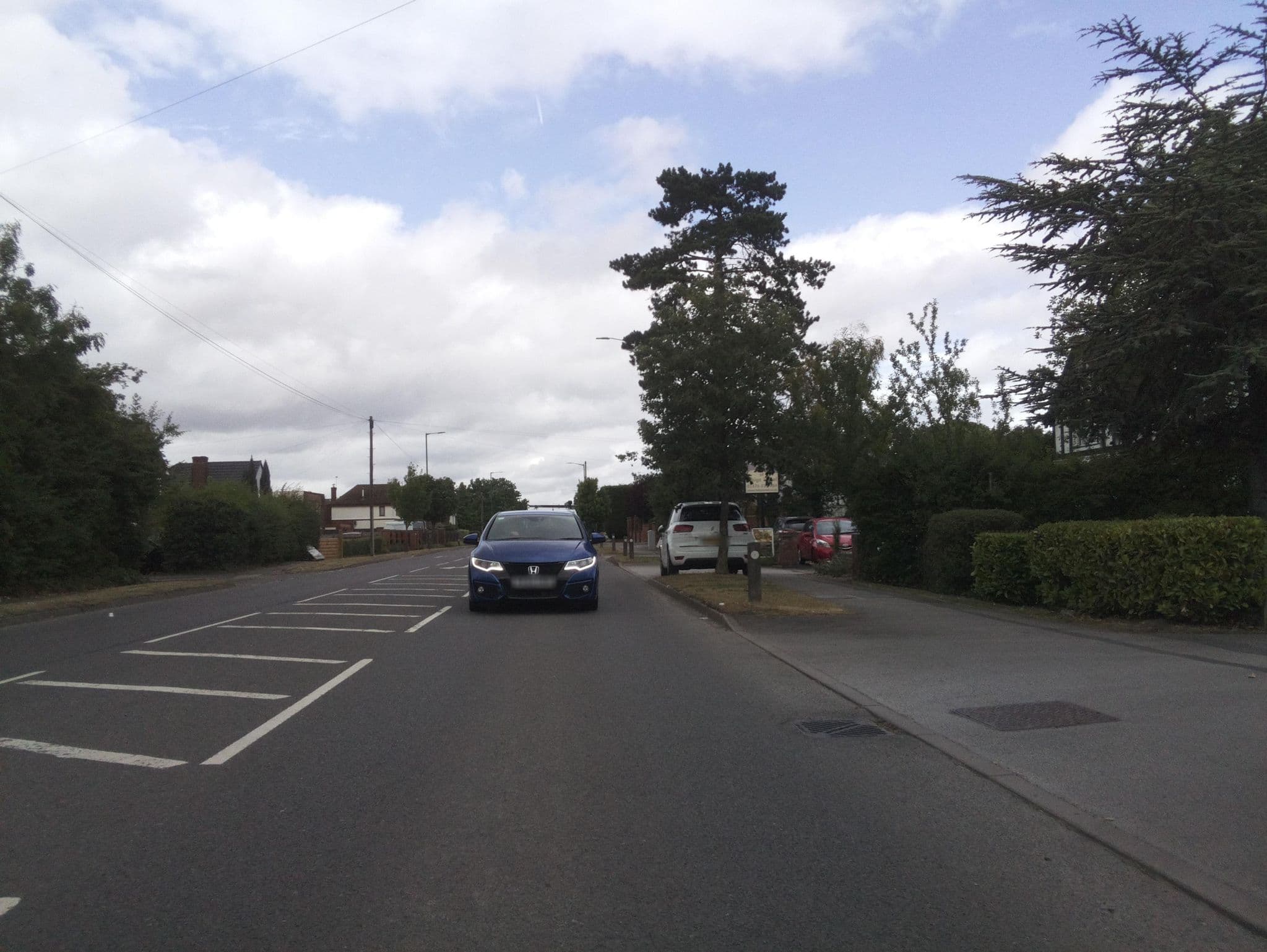 Street view near Haigs Hotel, Balsall Common — © southglos (CC BY-SA · Mapillary)