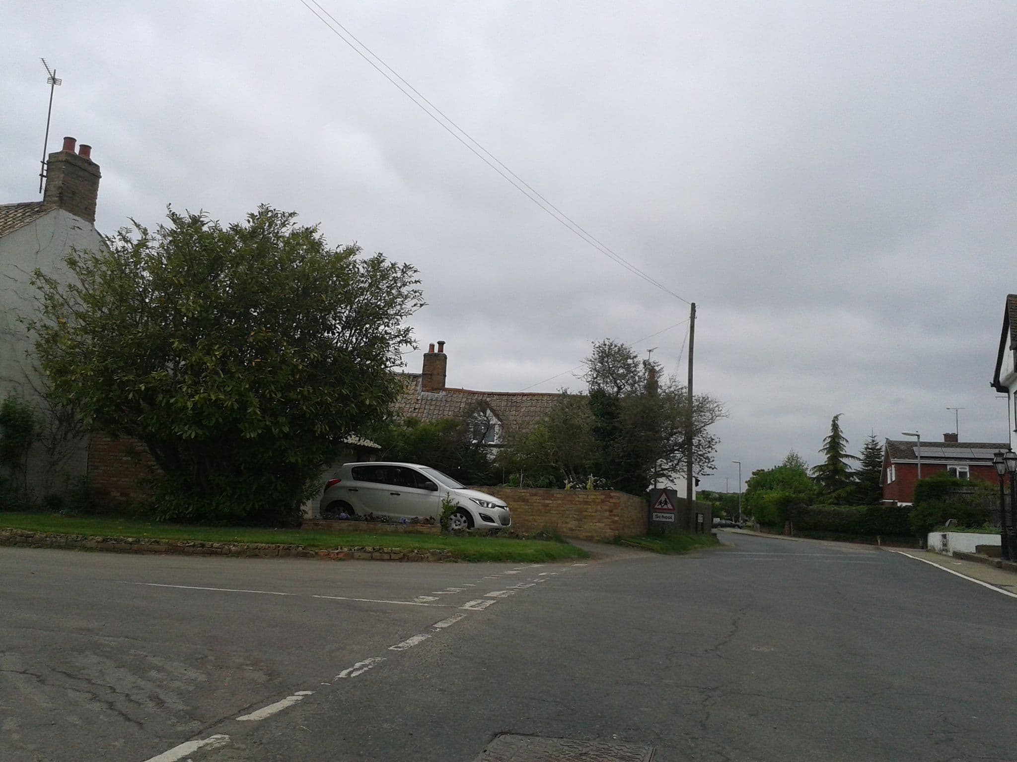 Street view near Manor House Hotel, Alconbury — © cyclestreets (CC BY-SA · Mapillary)