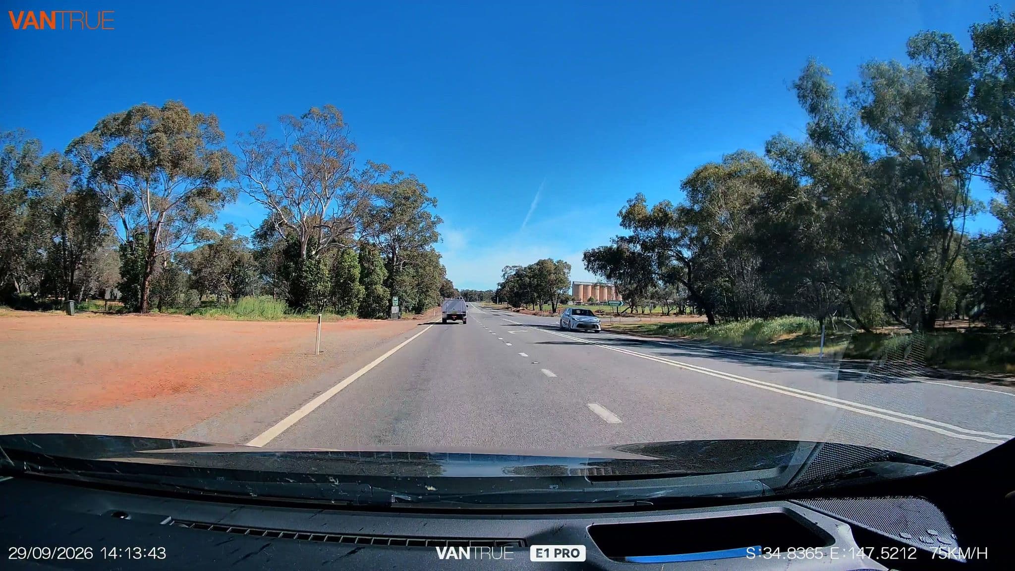 Street view near Old Junee Rest Area, Junee — © davidar (CC BY-SA · Mapillary)