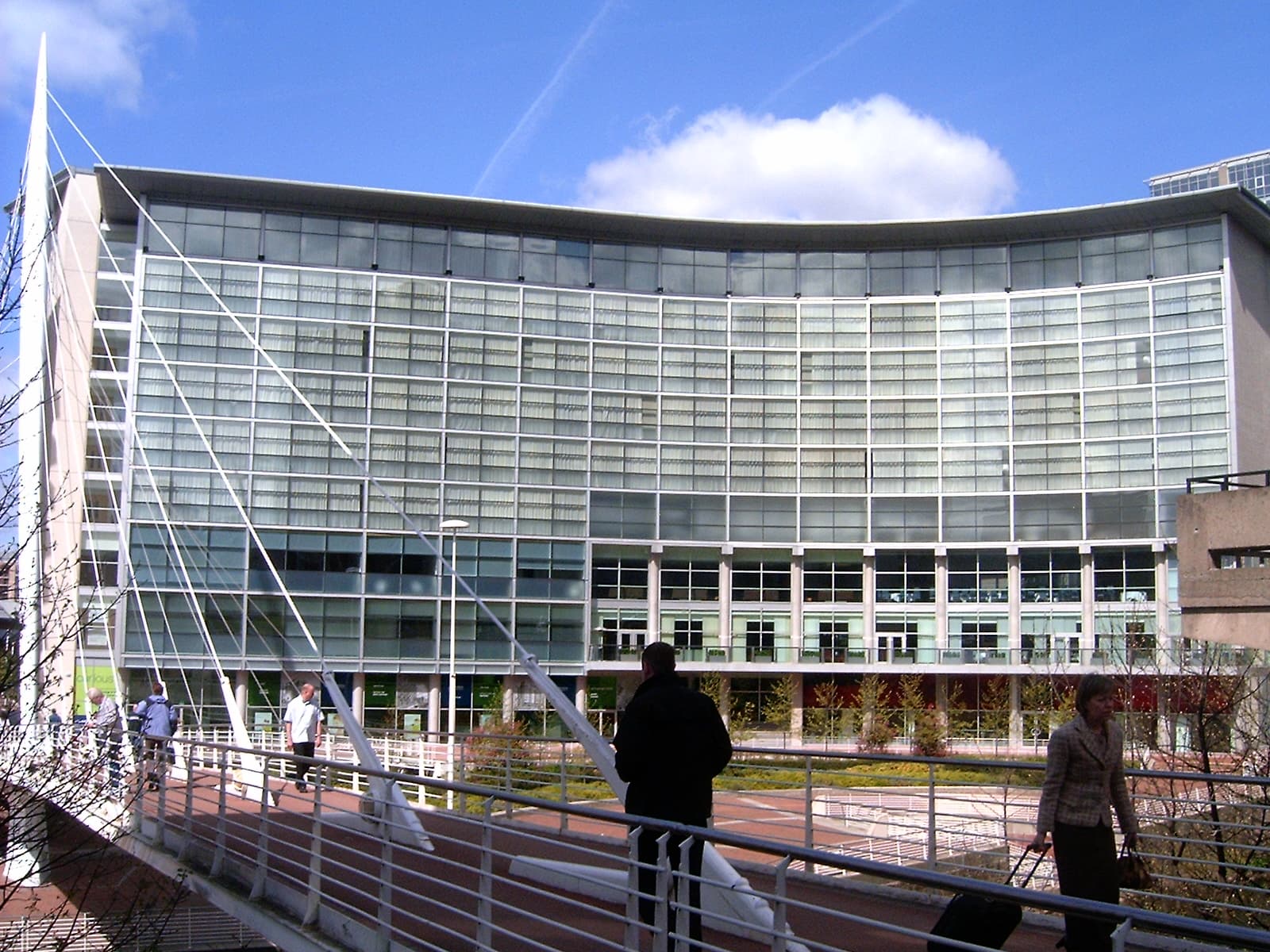 The Lowry Hotel (via Wikimedia Commons, CC BY-SA 2.5)