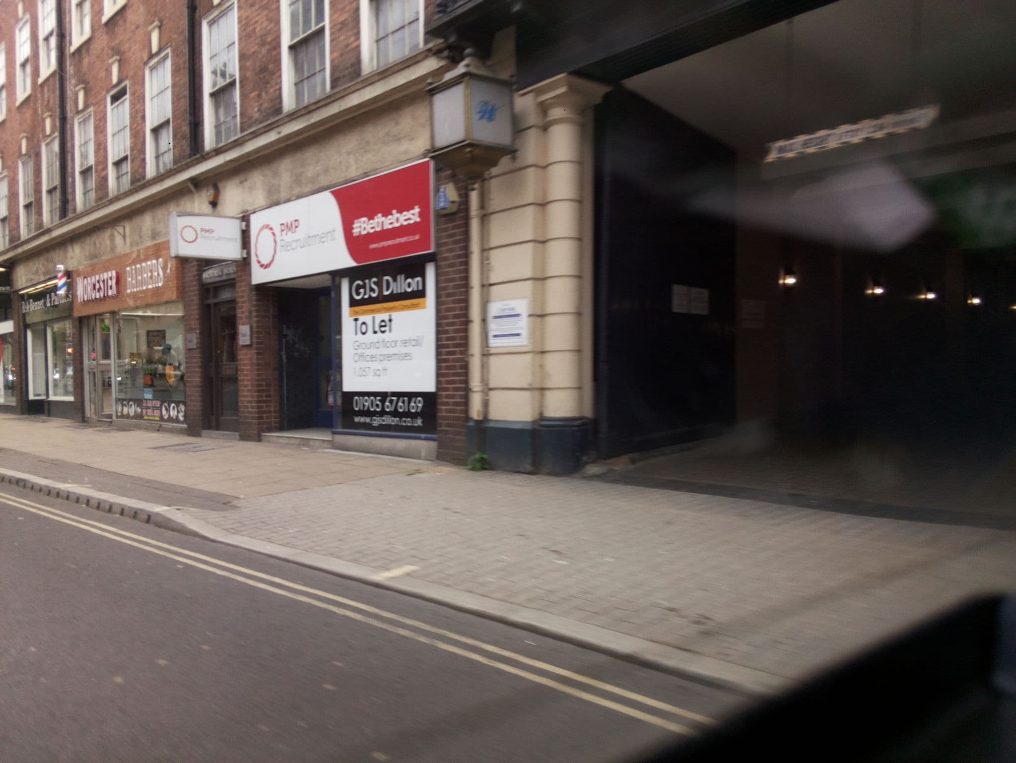 Street view near Whitehouse Hotel, Worcester — © southglos (CC BY-SA · Mapillary)