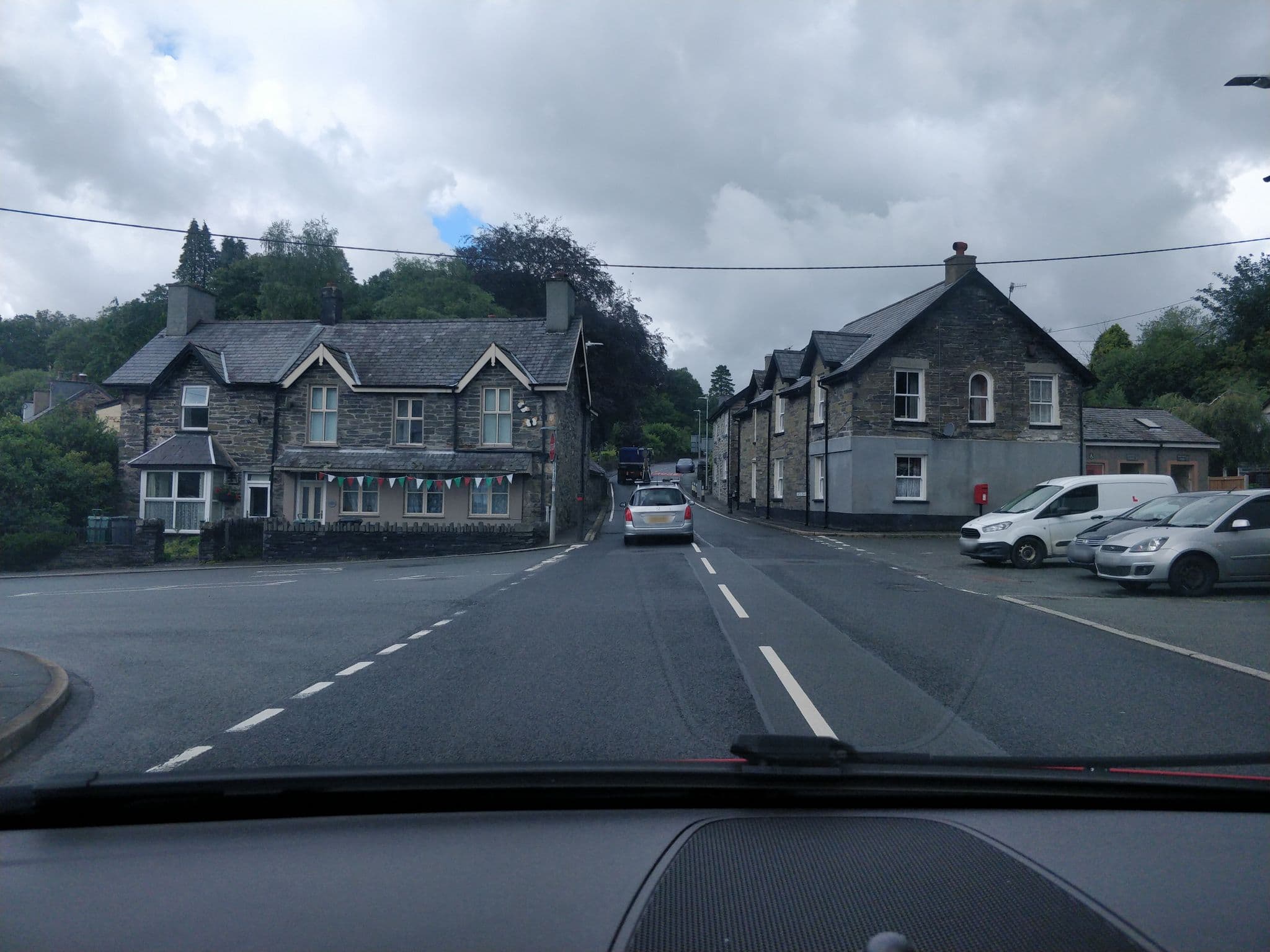 Street view near Y Gwydyr, Betws-y-Coed — © davidsong (CC BY-SA · Mapillary)