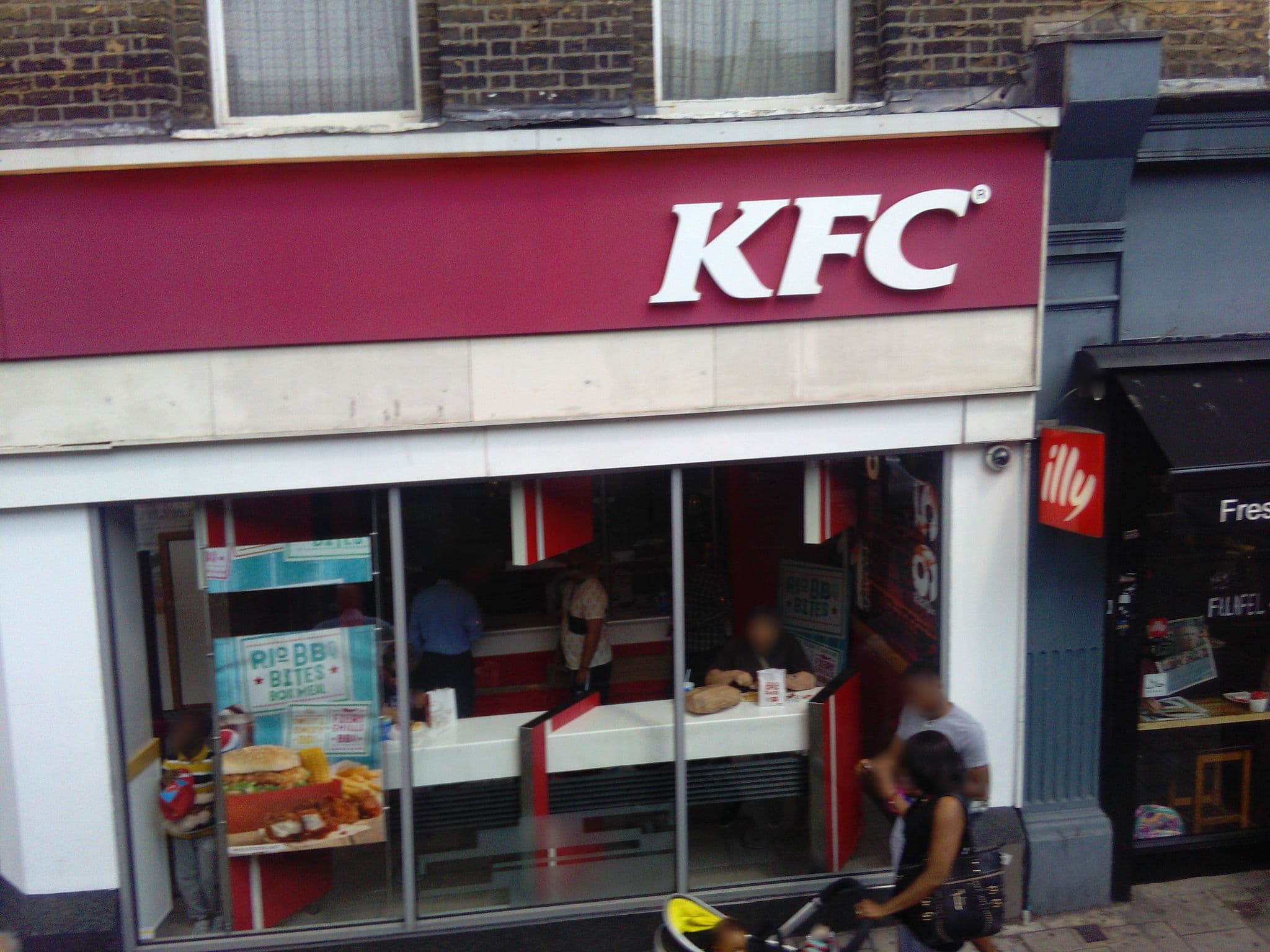 Street view near Church Street Hotel, Peckham — © ris (CC BY-SA · Mapillary)