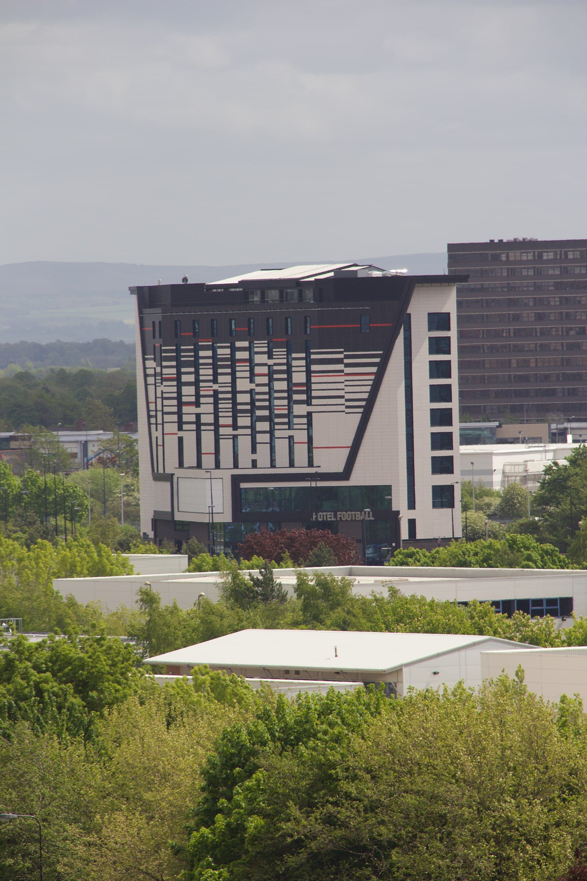 Hotel Football (via Wikimedia Commons, CC BY-SA 4.0)