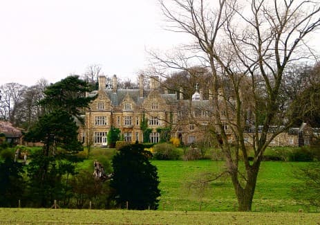 Branston Hall (via Wikimedia Commons, CC BY-SA 3.0)