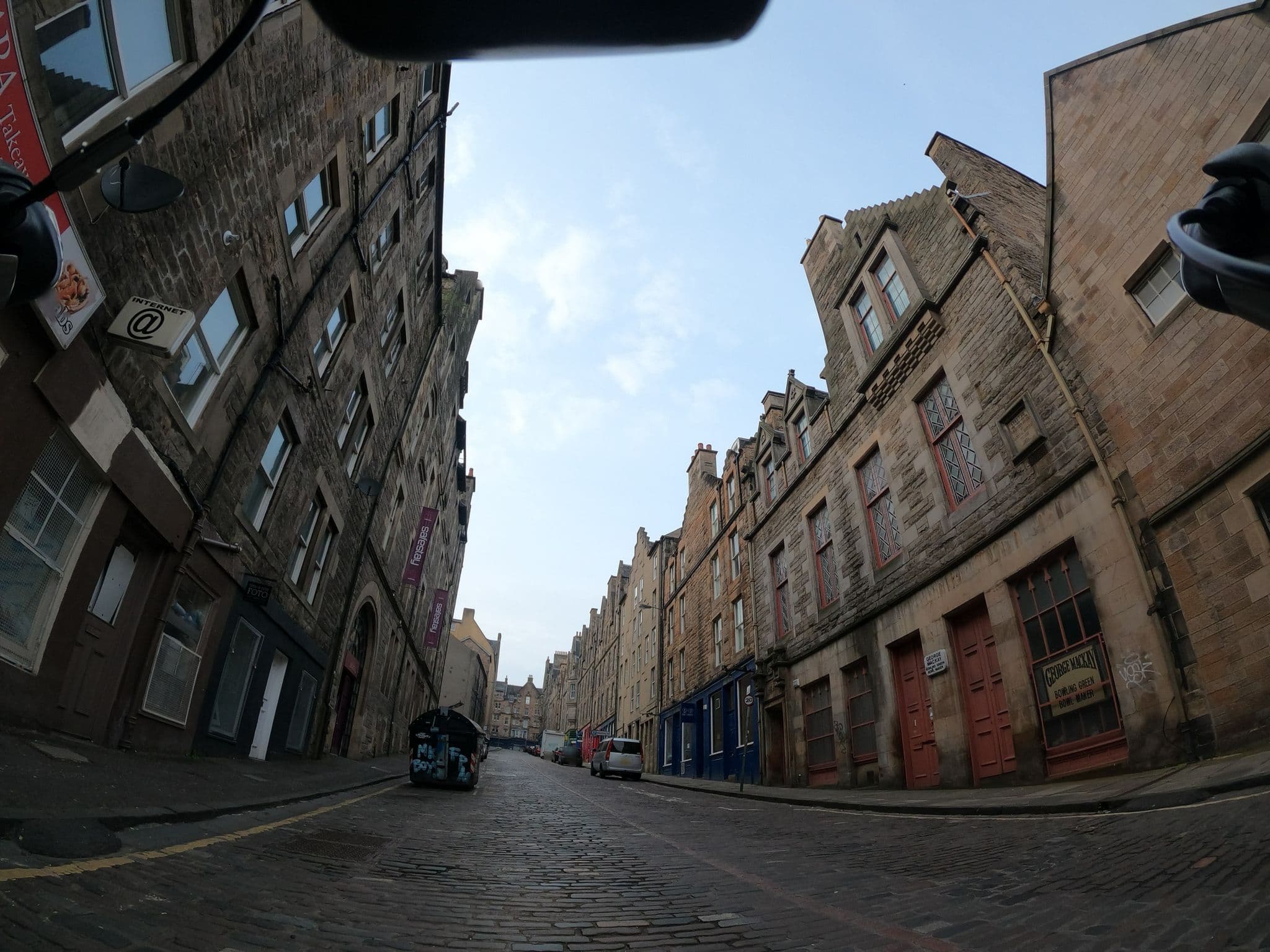 Street view near a&o Hostel, Edinburgh — © chris (CC BY-SA · Mapillary)