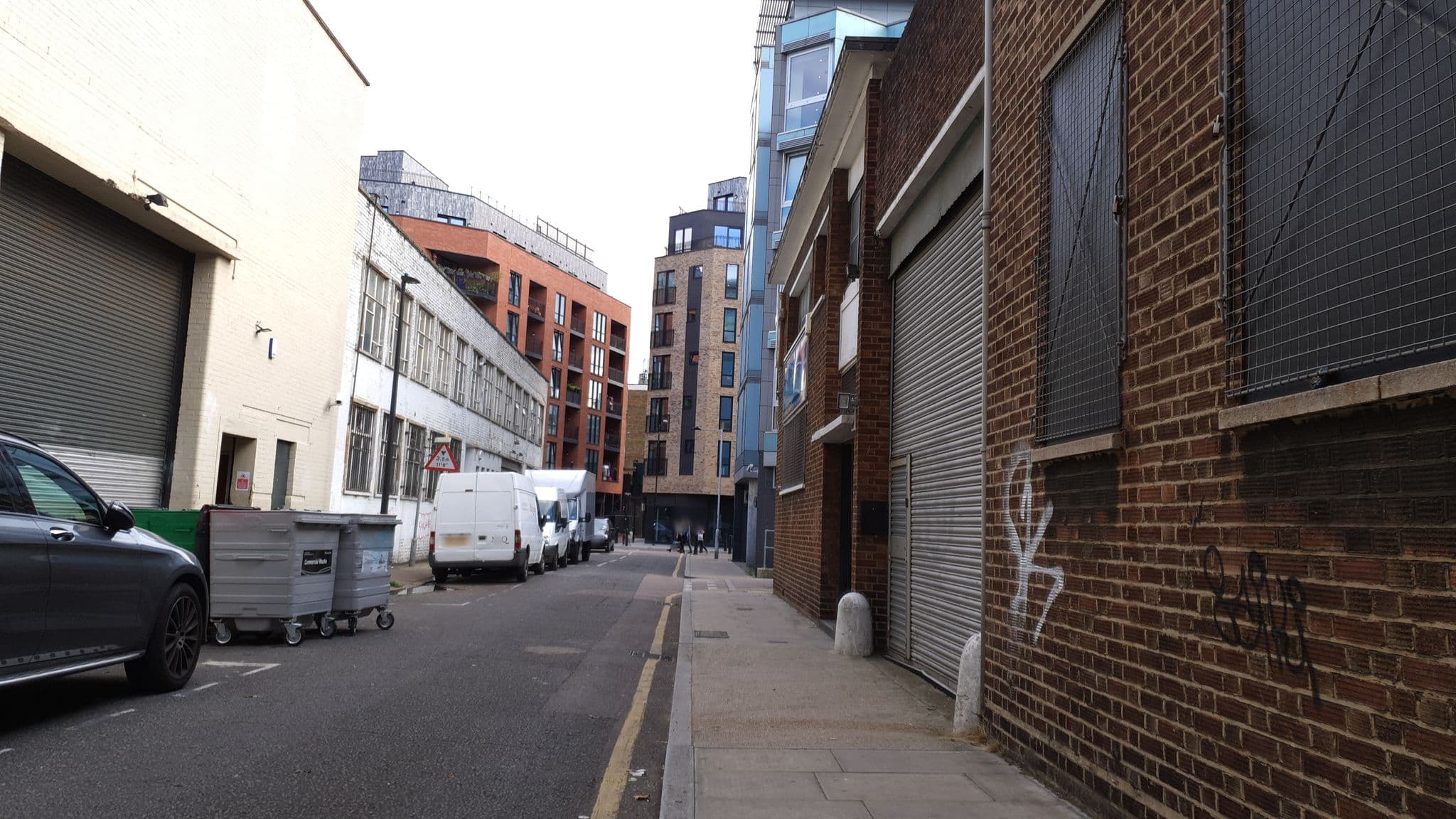 Street view near Travelodge London Bethnal Green Hotel, Bethnal Green — © jris (CC BY-SA · Mapillary)
