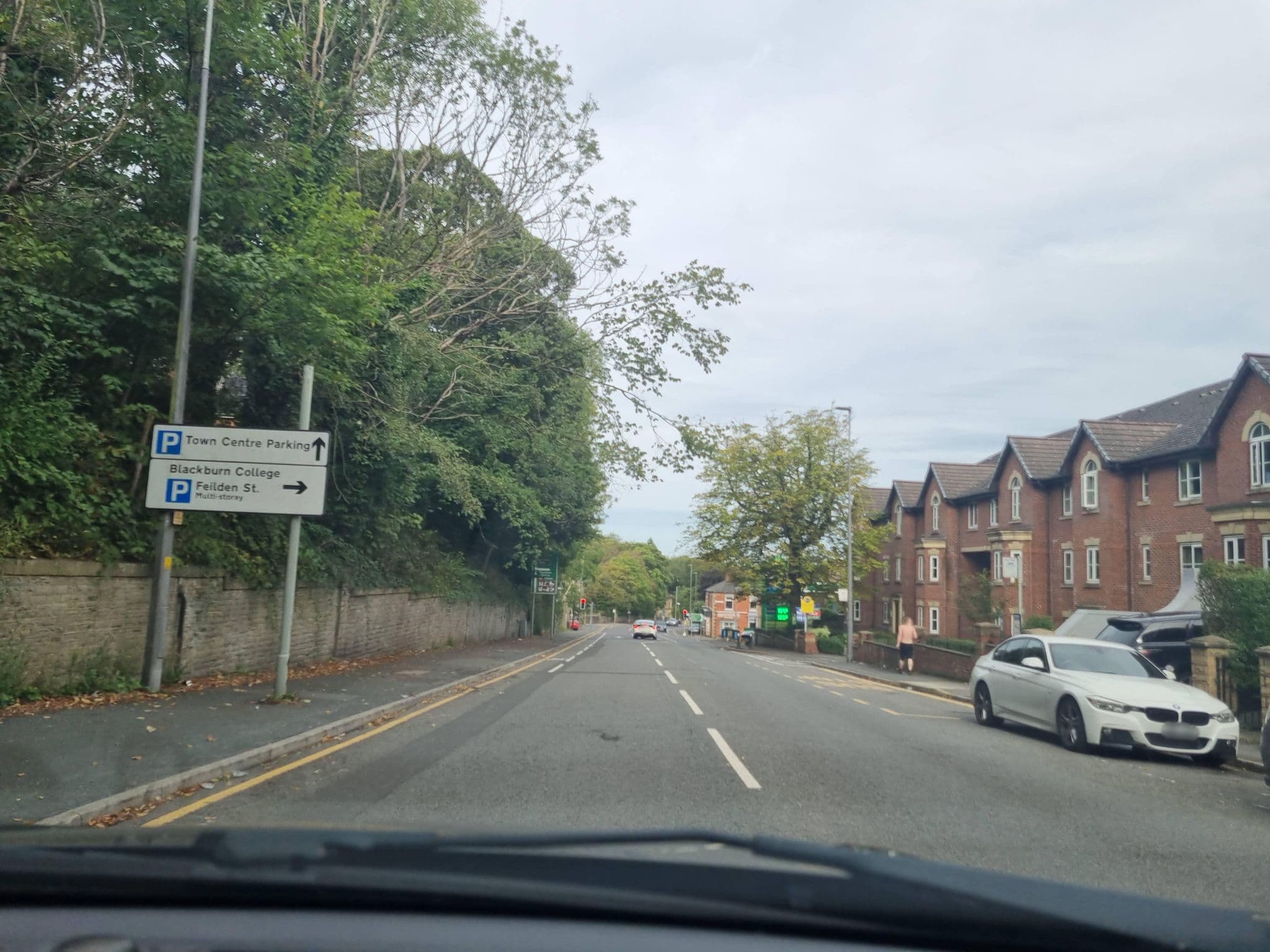 Street view near Hill View Hotel, Blackburn — © mappo2 (CC BY-SA · Mapillary)
