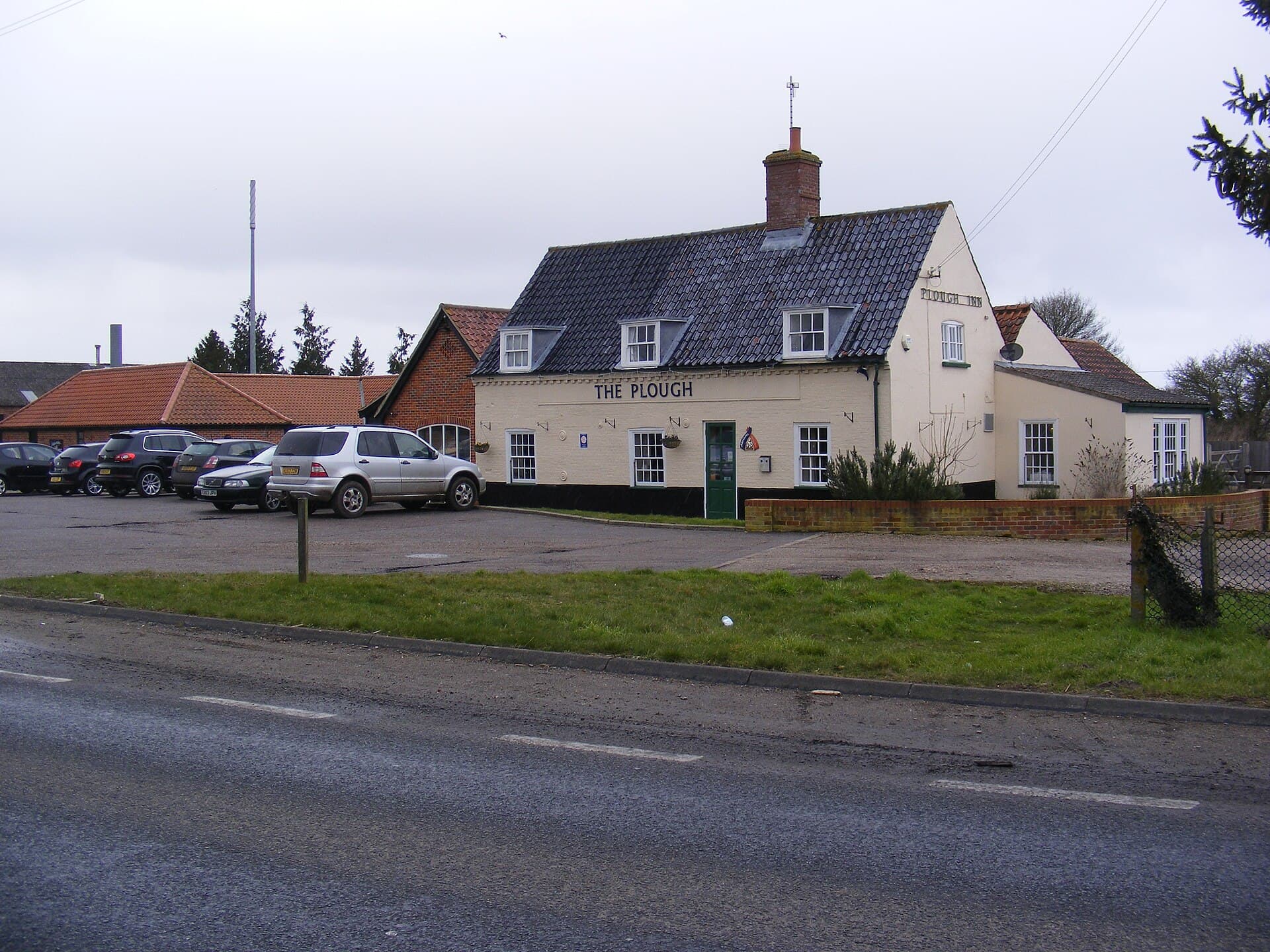 Plough Inn (via Wikimedia Commons, CC BY-SA 2.0)