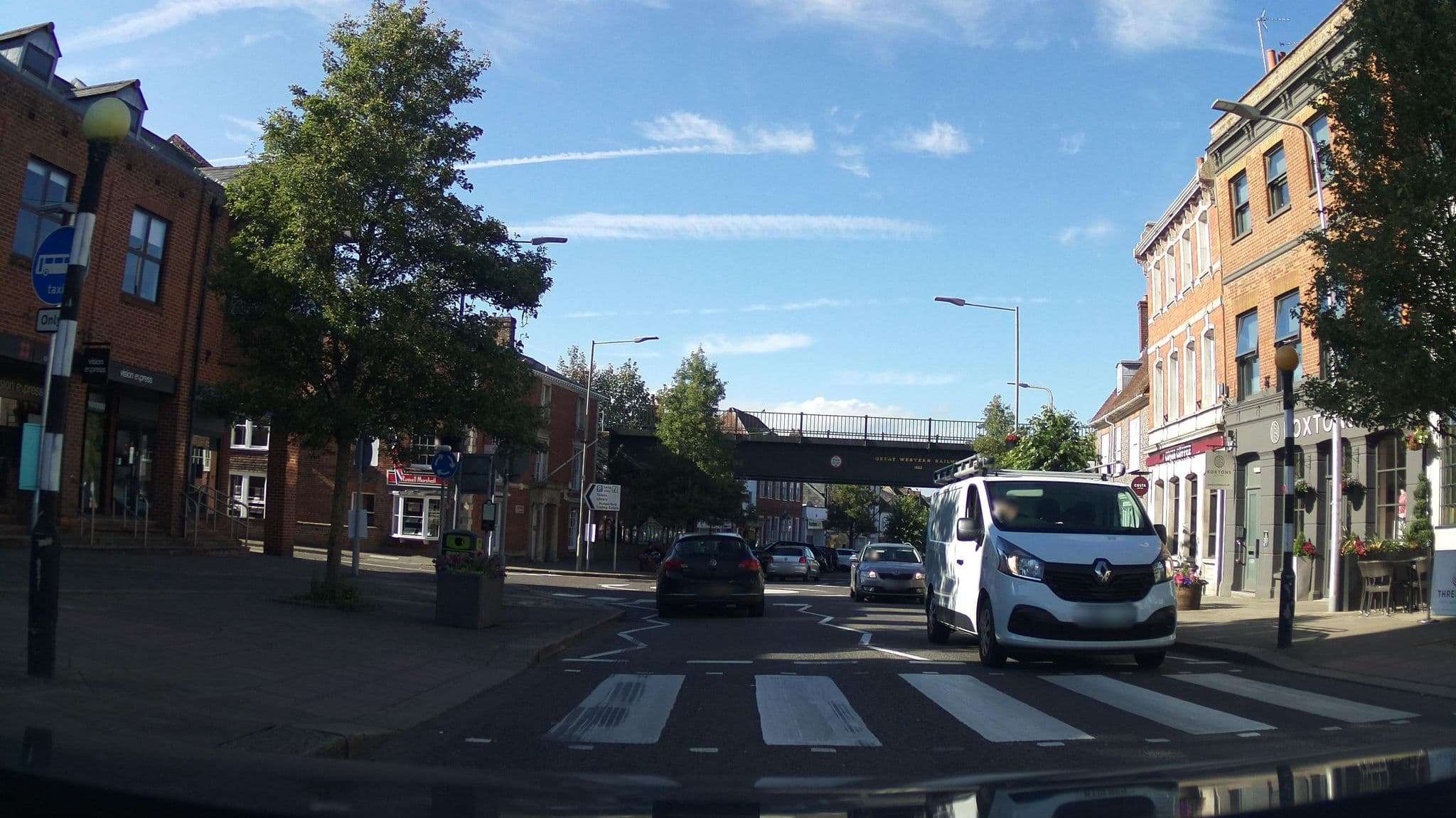 Street view near The Three Swans Hotel, Hungerford — © southglos (CC BY-SA · Mapillary)
