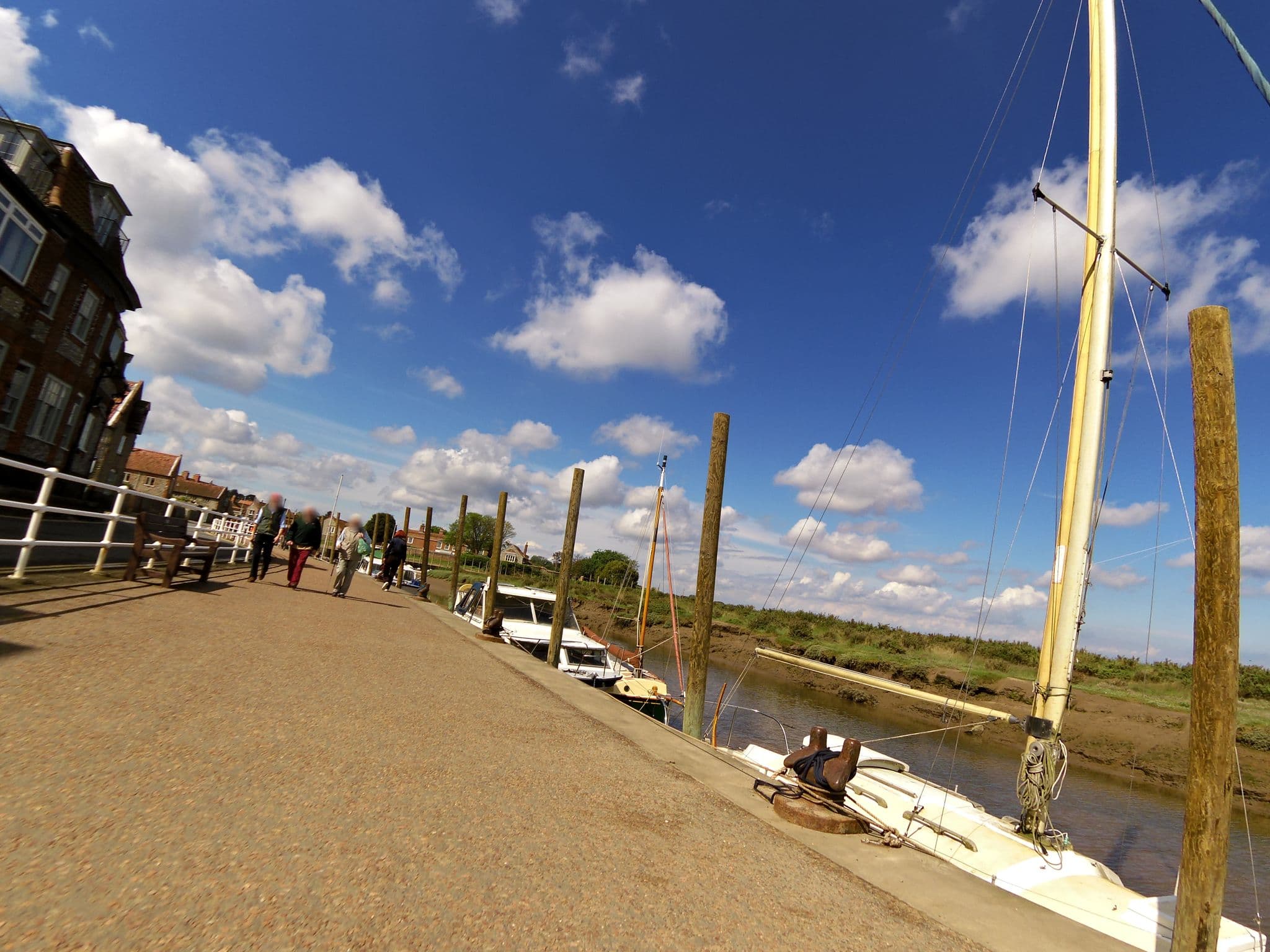 Street view near Blakeney Hotel, Holt — © smsm1 (CC BY-SA · Mapillary)