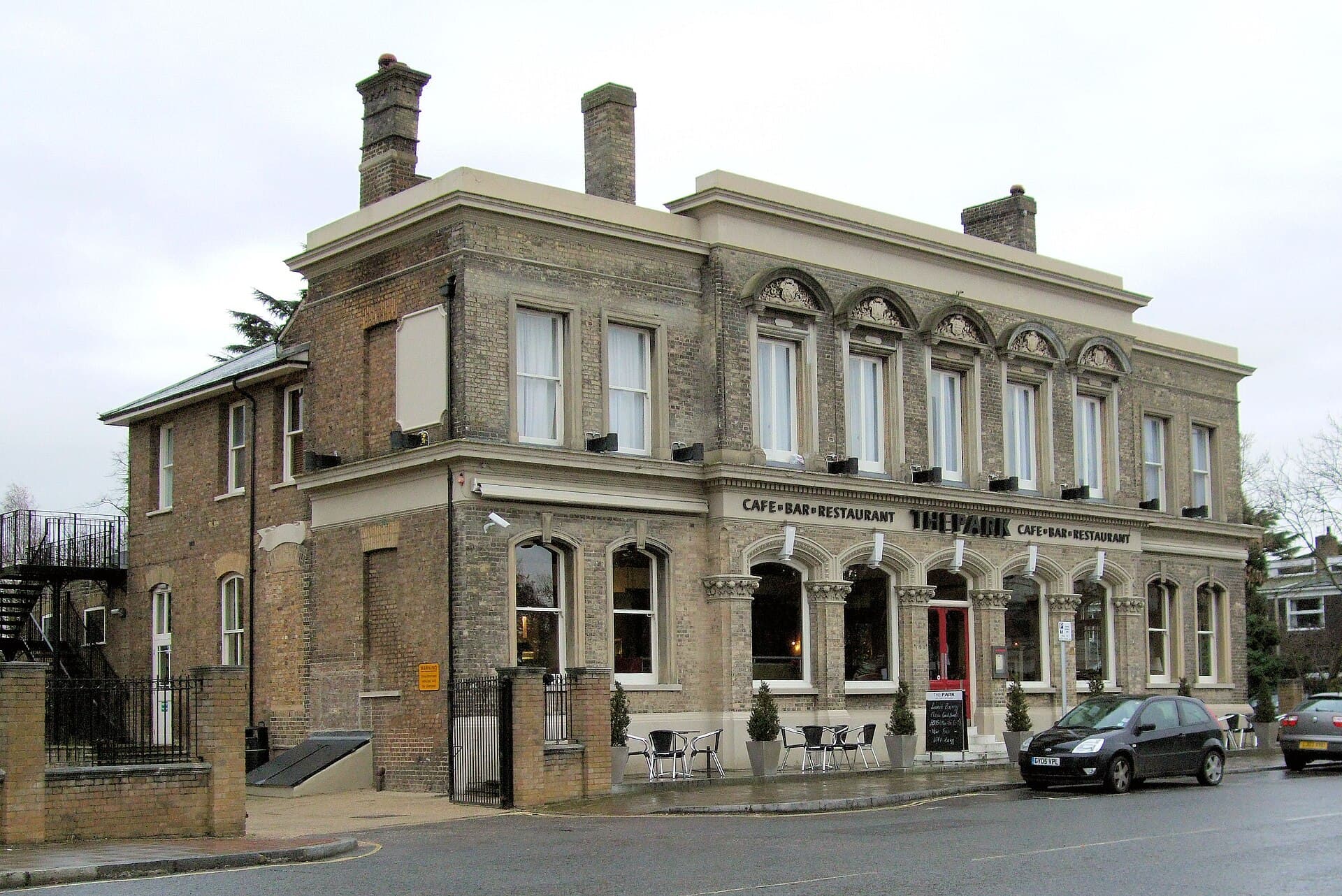 The Park Hotel (via Wikimedia Commons, CC BY 2.0)