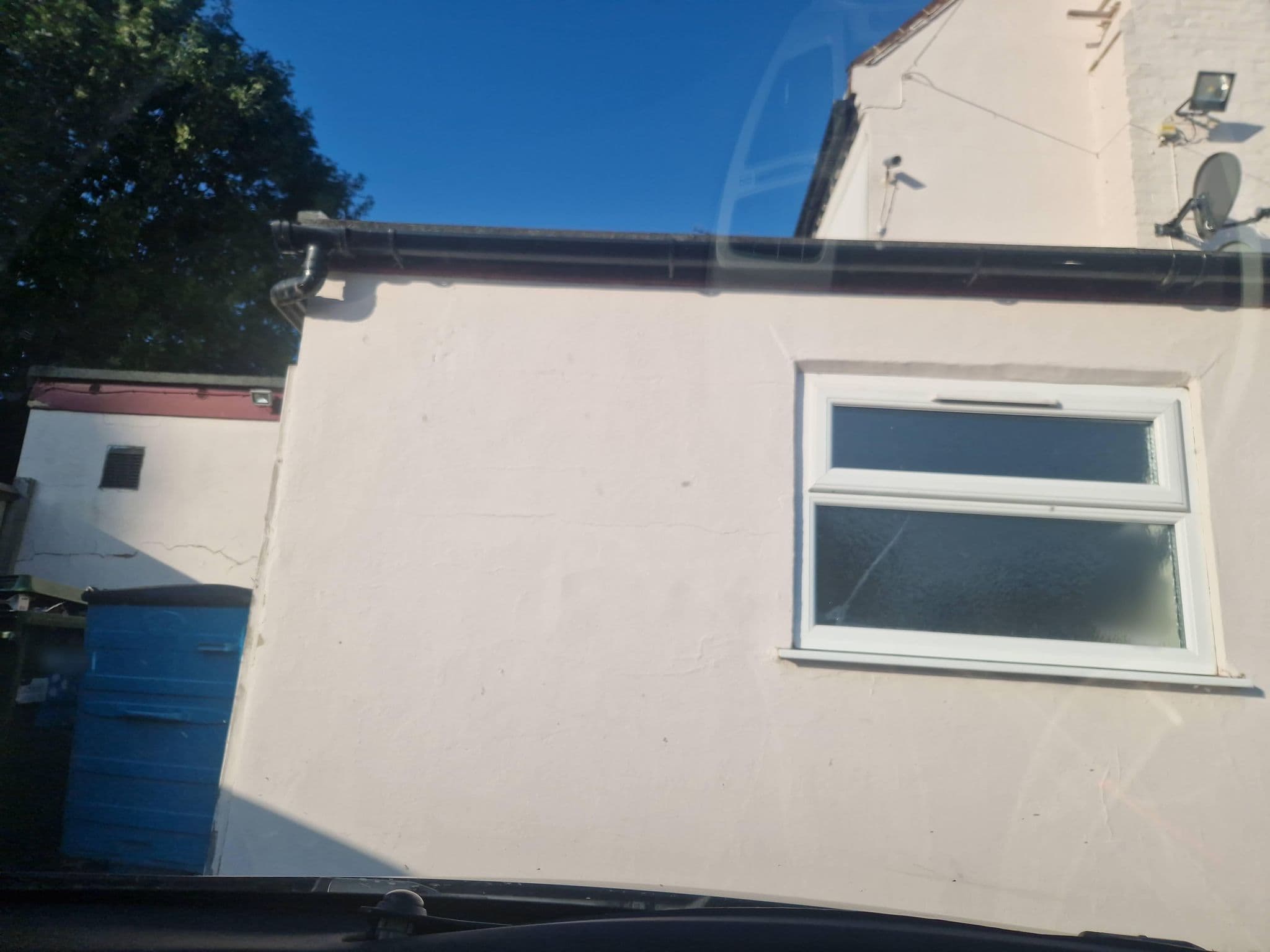 Street view near Castle Inn and Camping Site, Dovercourt — © edloach (CC BY-SA · Mapillary)