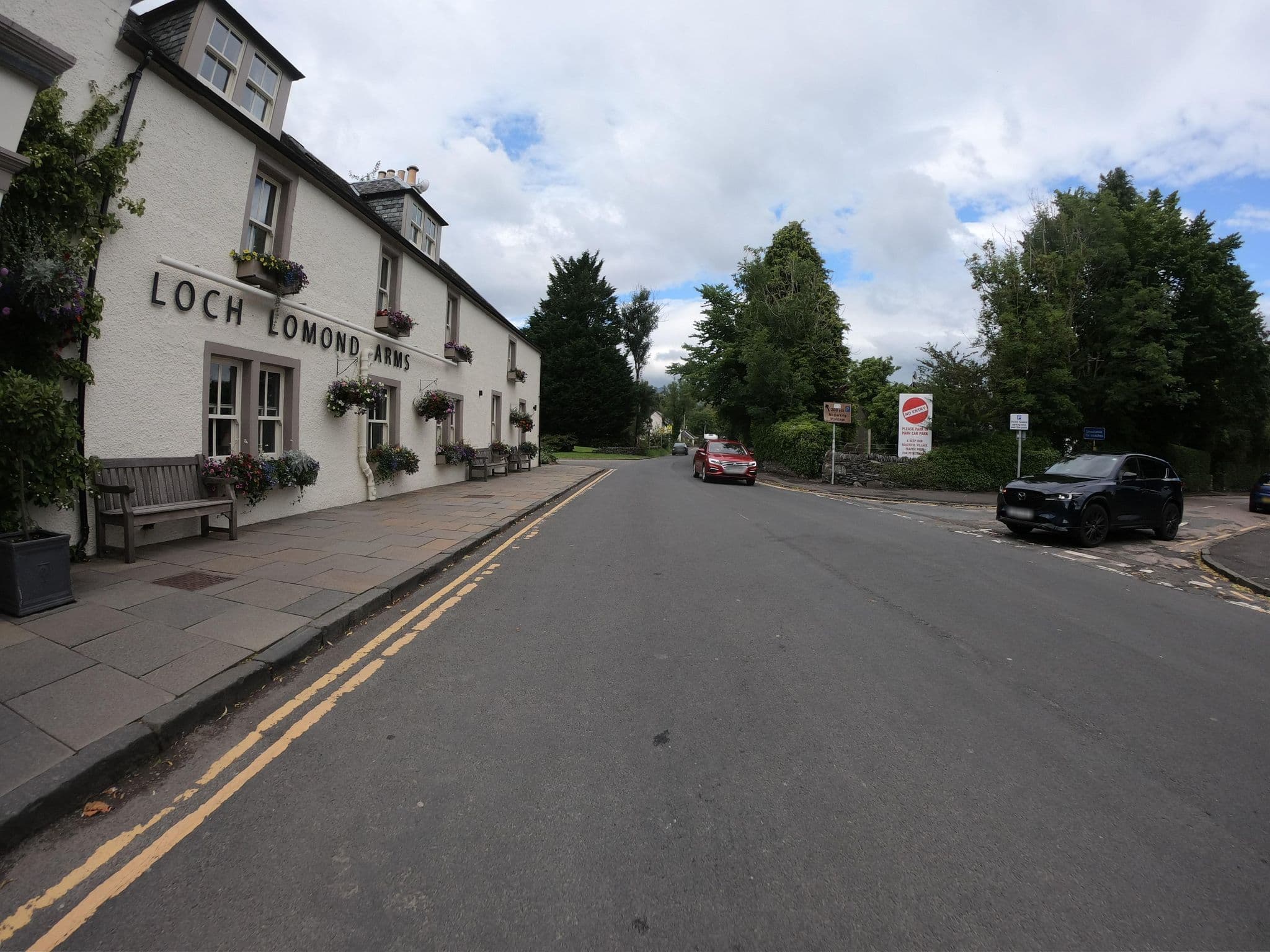 Street view near Loch Lomond Arms Hotel, Balloch — © joostjakob (CC BY-SA · Mapillary)