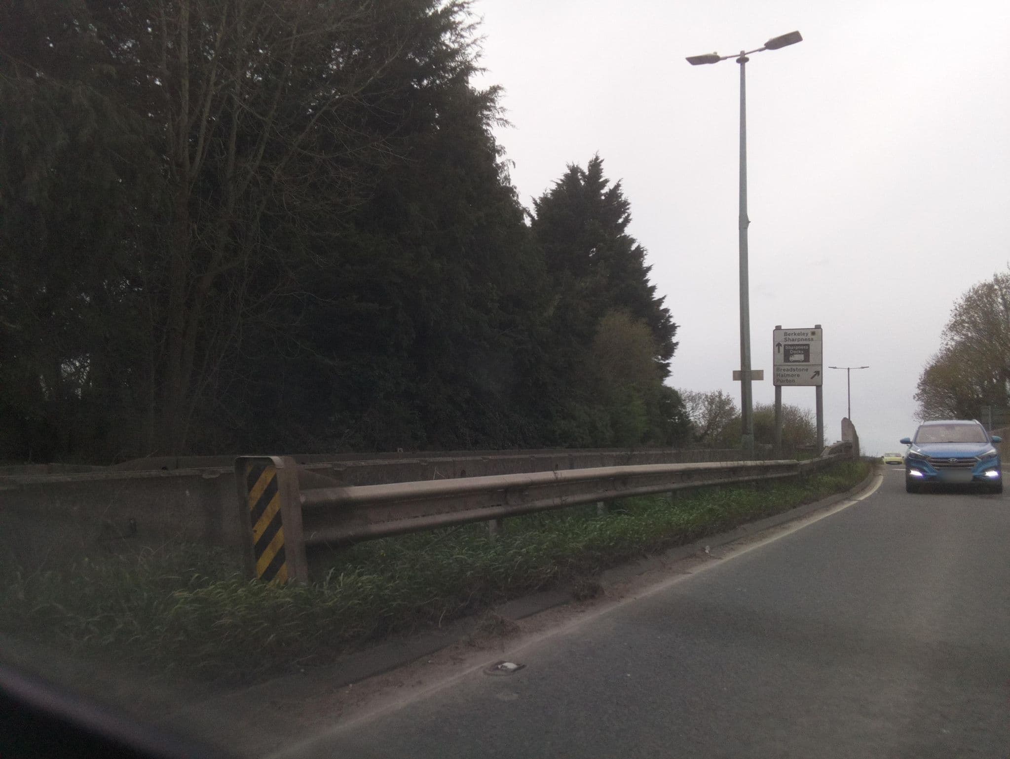 Street view near The Prince of Wales Hotel, Berkeley — © southglos (CC BY-SA · Mapillary)