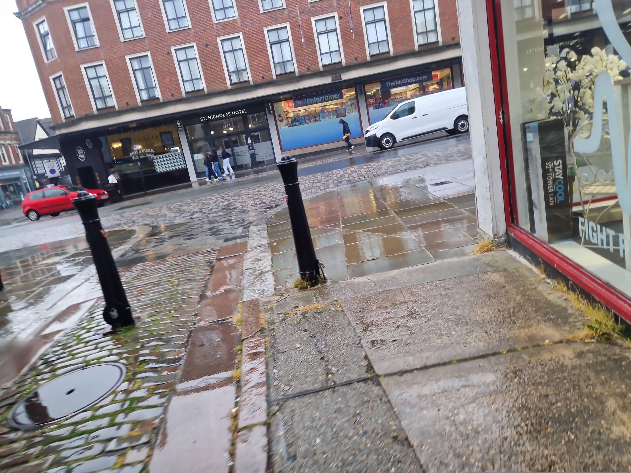 Street view near St Nicholas Hotel, Colchester — © edloach (CC BY-SA · Mapillary)