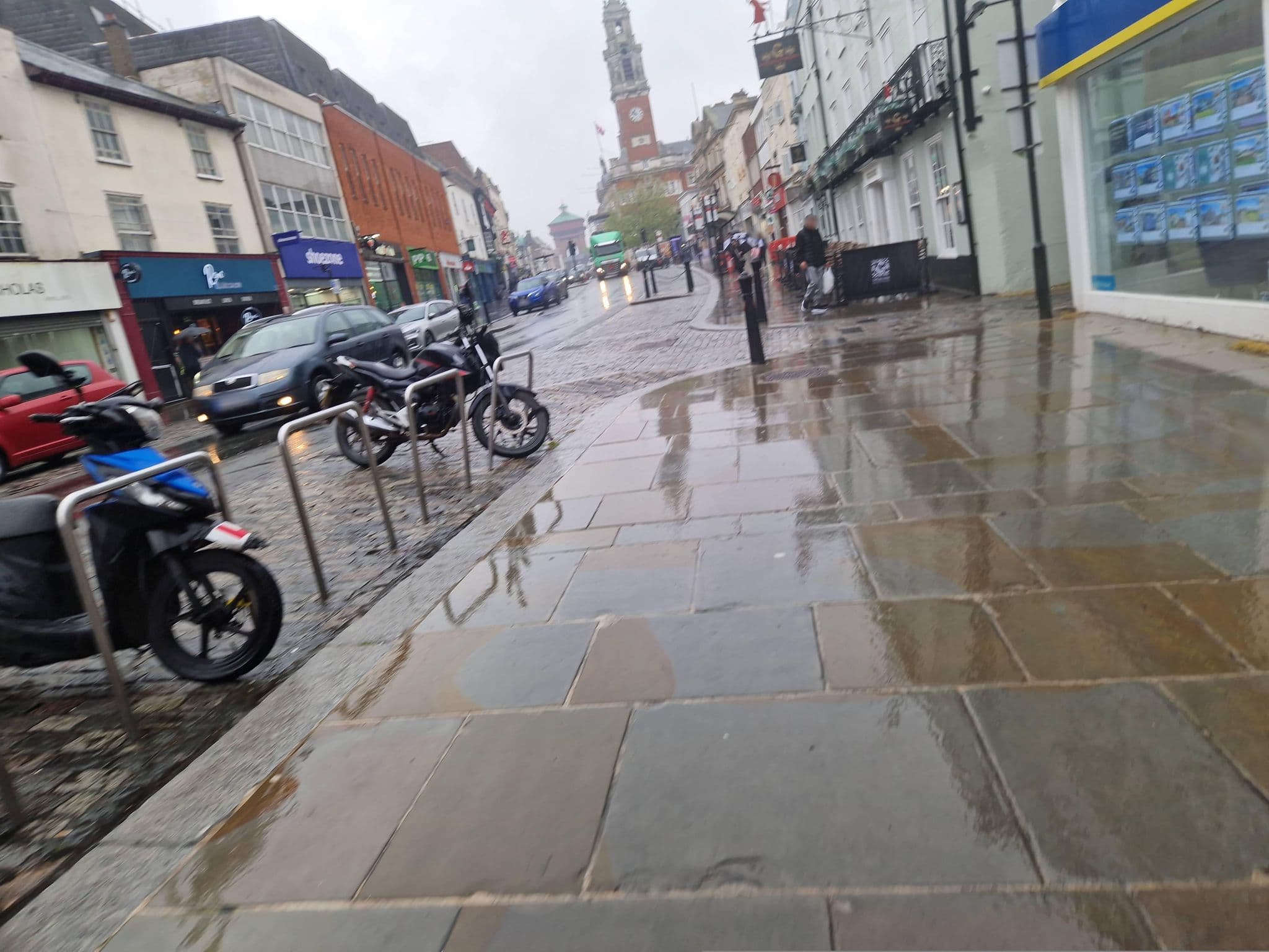 Street view near The George, Colchester — © edloach (CC BY-SA · Mapillary)