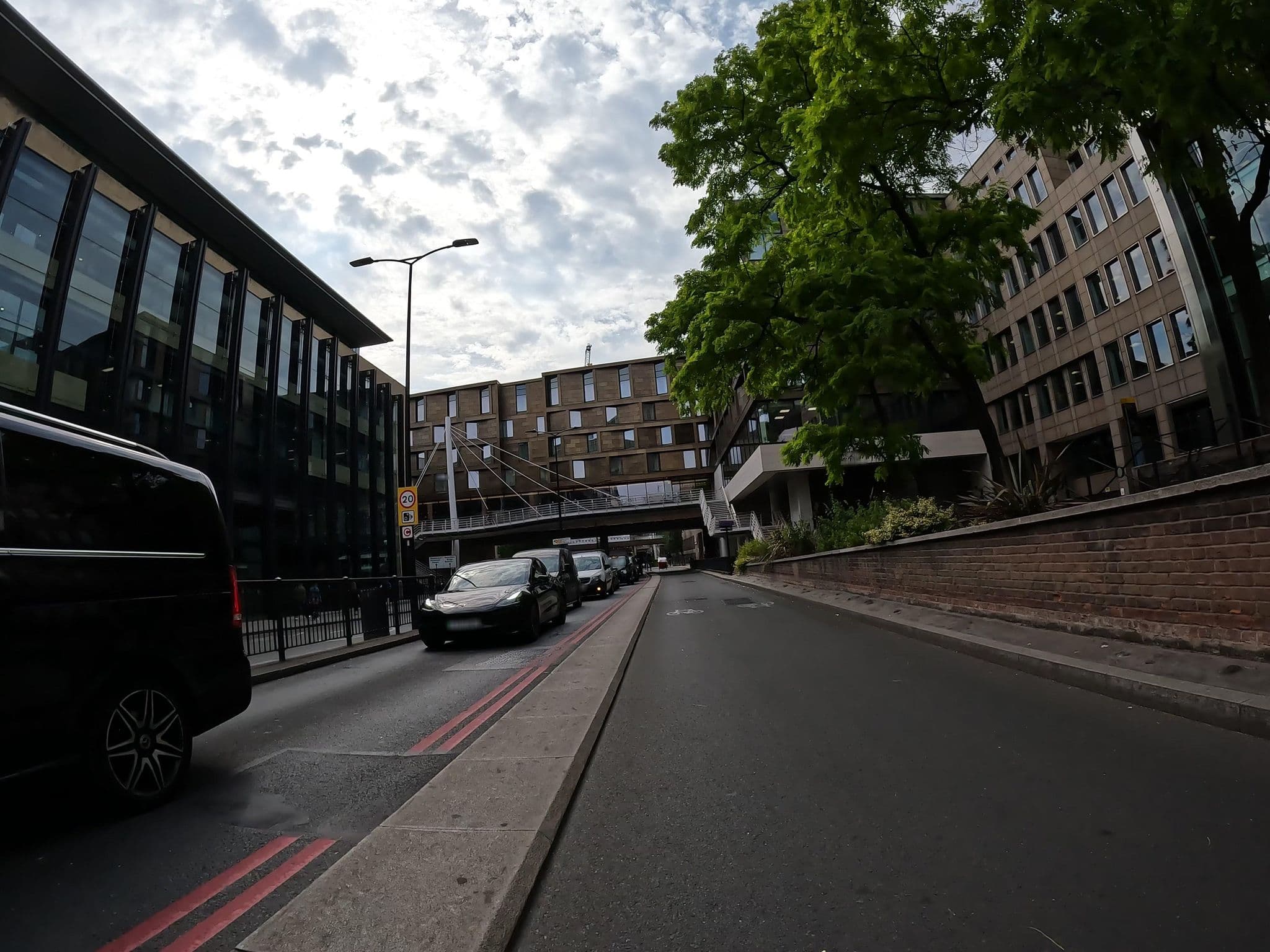 Street view near Courthouse Hotel Shoreditch, Spitalfields — © erias (CC BY-SA · Mapillary)