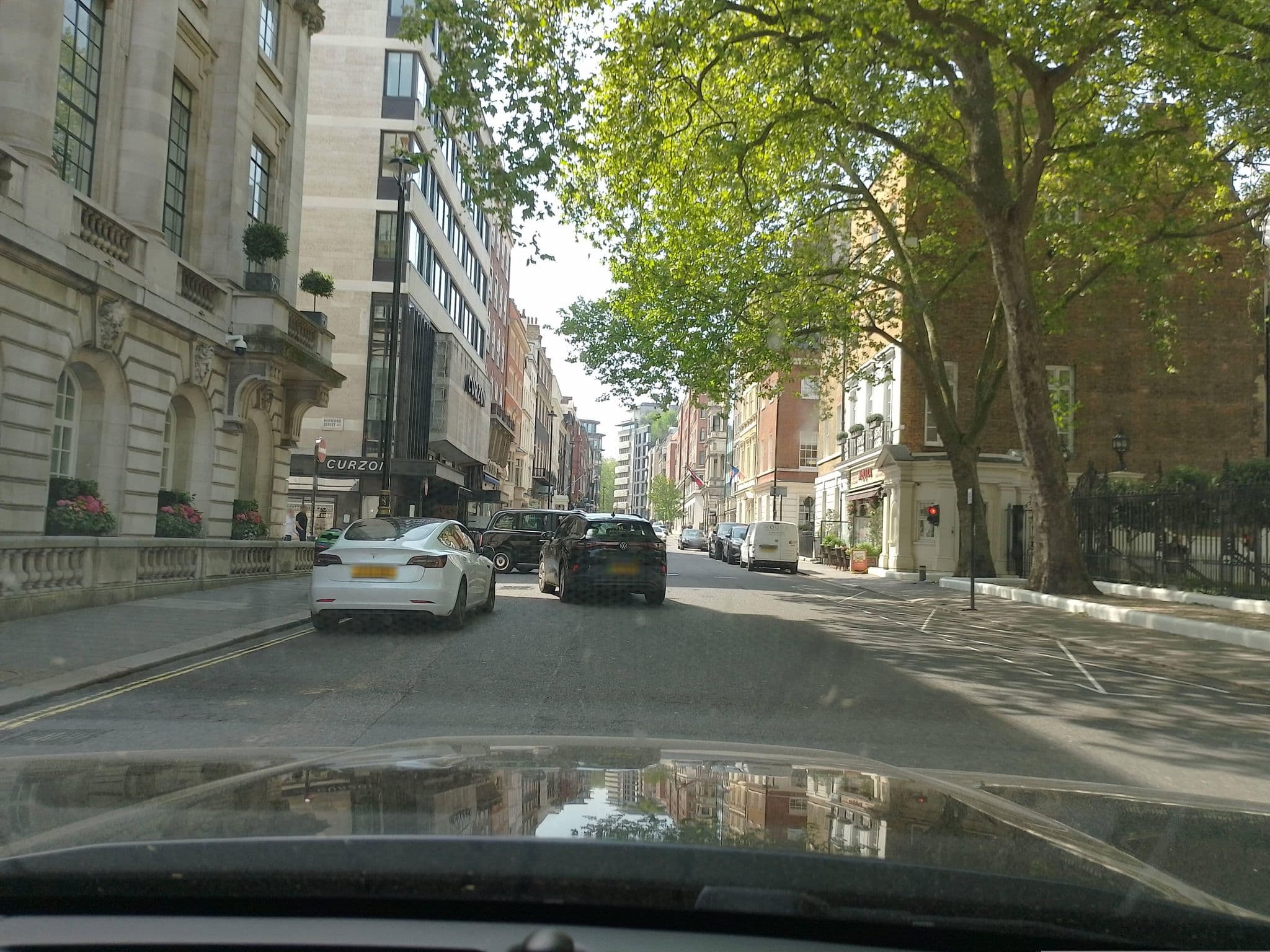 Street view near Mayfair Guesthouse, St James's — © laye (CC BY-SA · Mapillary)