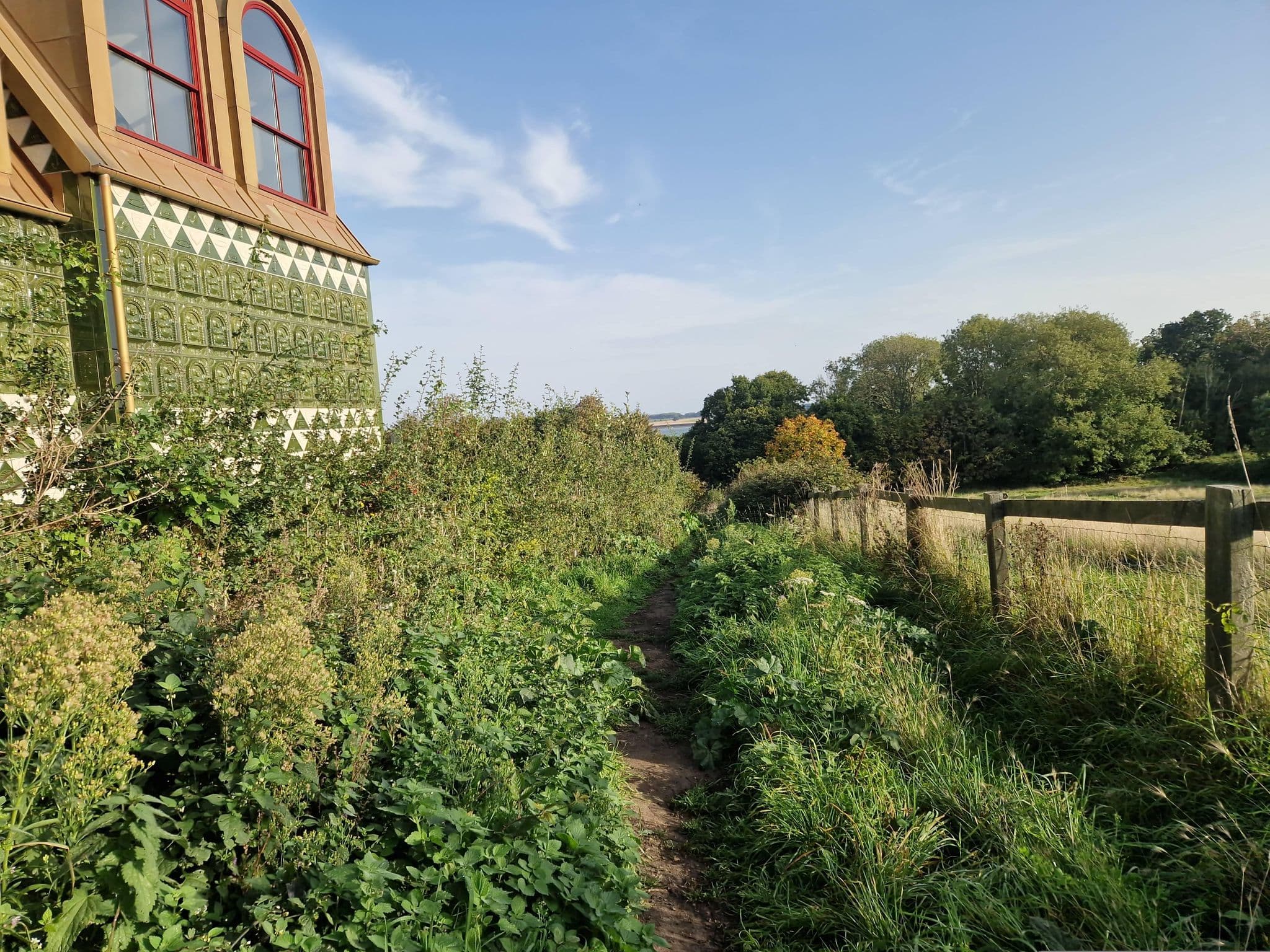 Street view near A House for Essex, Holbrook — © edloach (CC BY-SA · Mapillary)