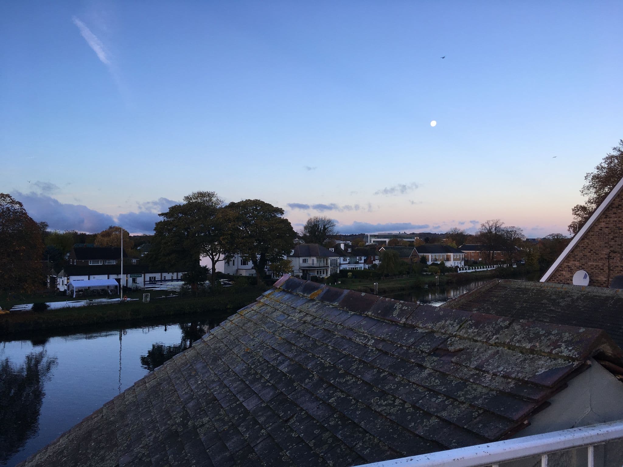 Street view near The Sunday Hotel Staines, Staines — © unmap (CC BY-SA · Mapillary)