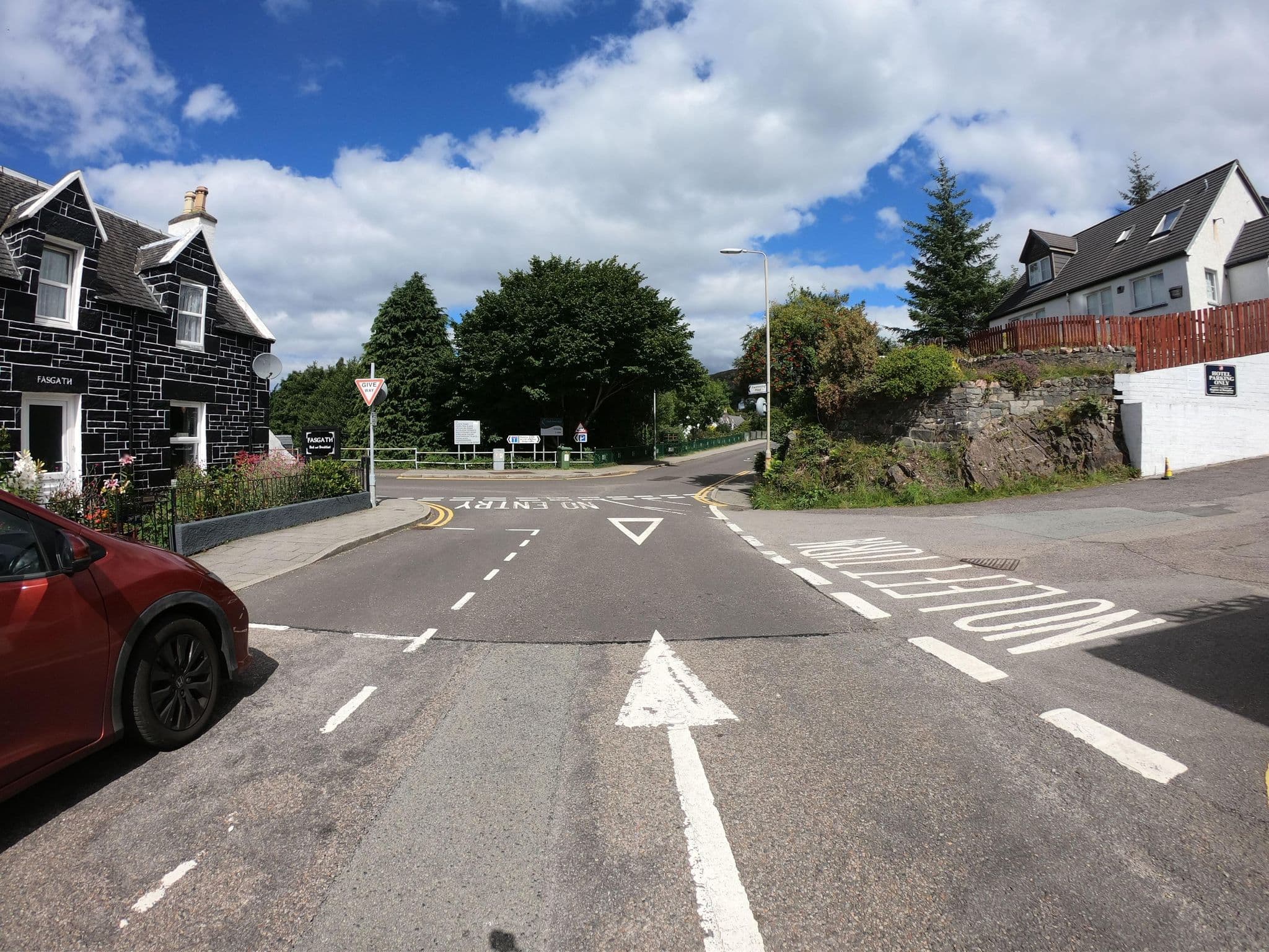 Street view near Fasgath, Portree