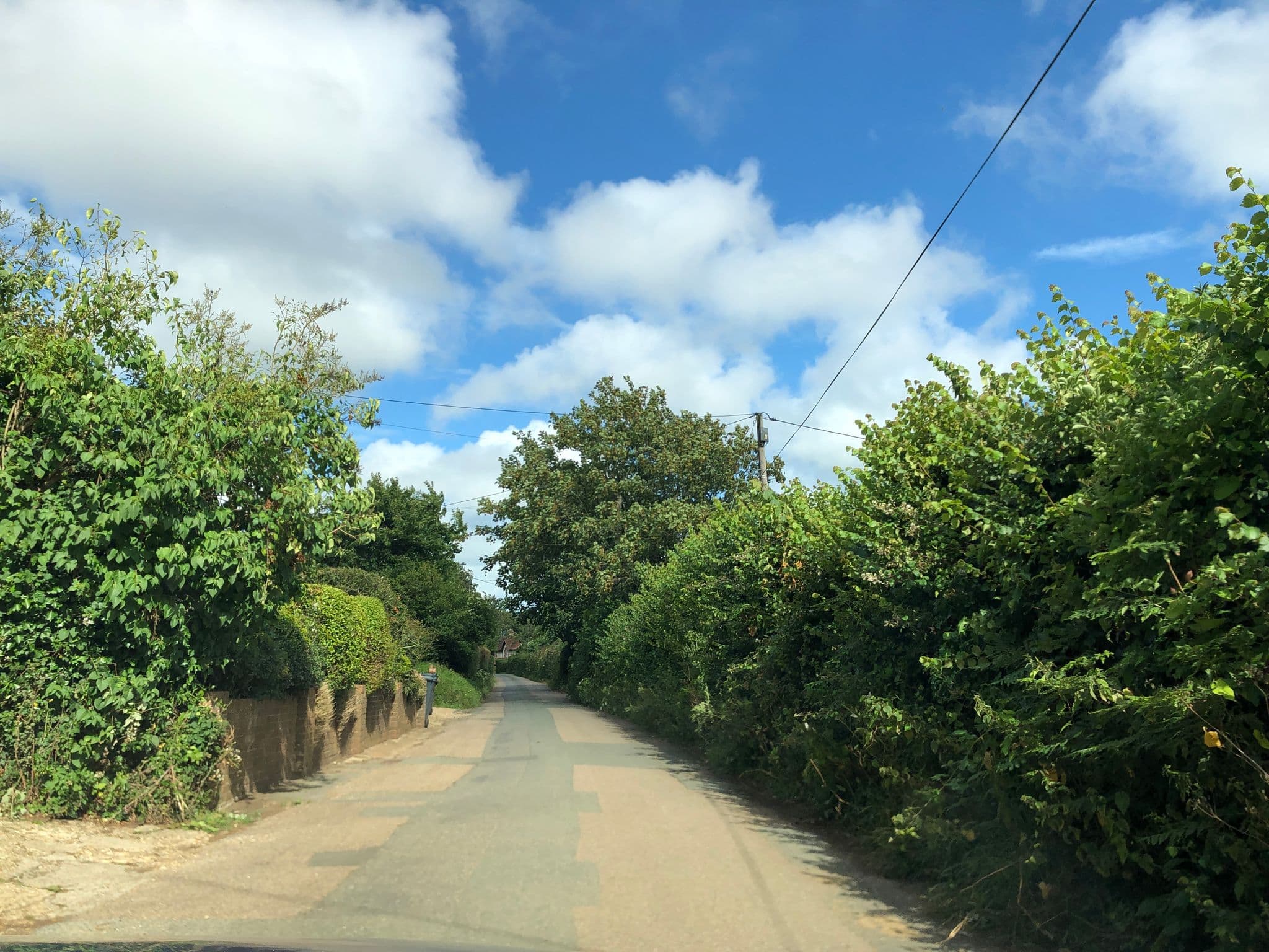 Street view near High Pines, Sandown — © oferreira (CC BY-SA · Mapillary)