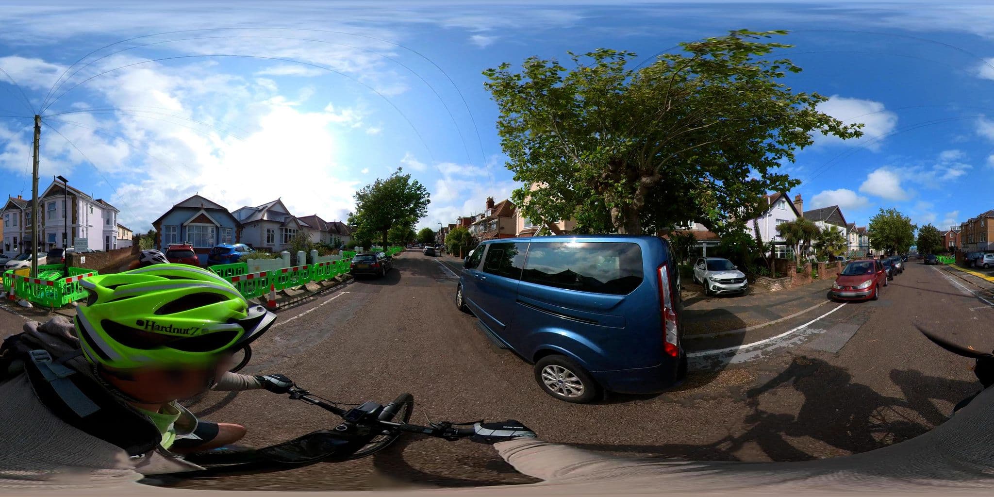 Street view near Denewood, Sandown — © jkingsleya (CC BY-SA · Mapillary)