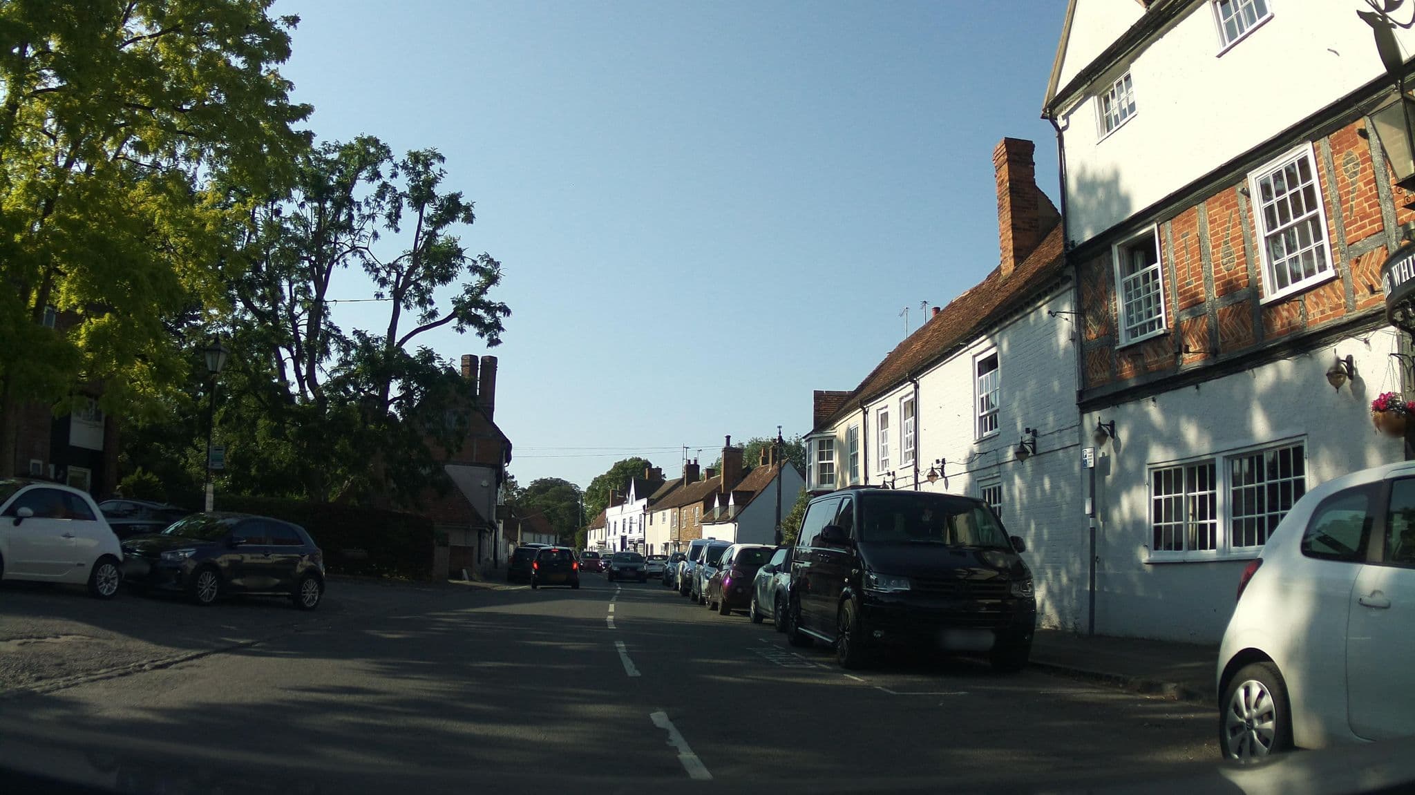 Street view near The White Hart Hotel, Benson — © southglos (CC BY-SA · Mapillary)