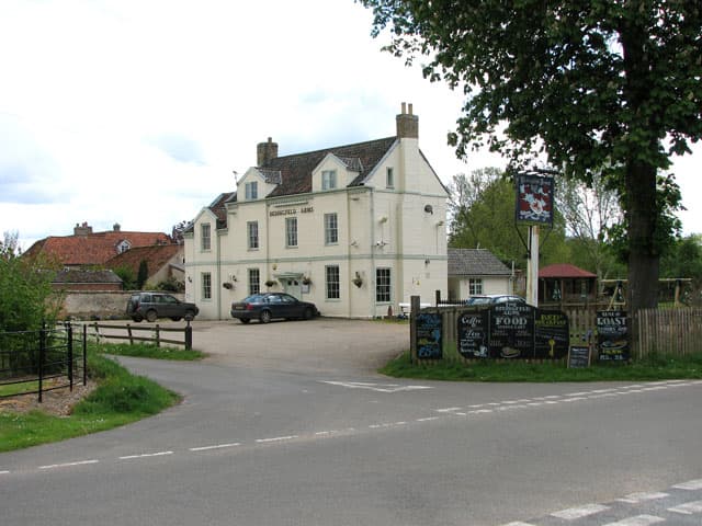 Bedingfeld Arms (via Wikimedia Commons, CC BY-SA 2.0)