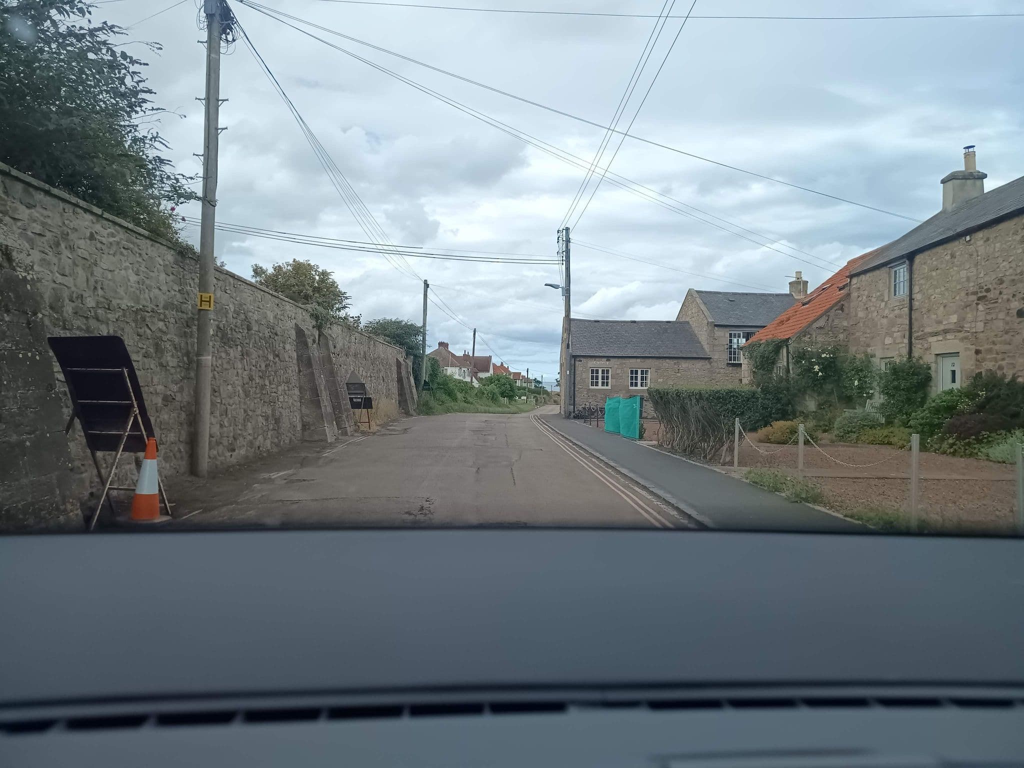Street view near Wynding Down, North Sunderland — © zuse (CC BY-SA · Mapillary)