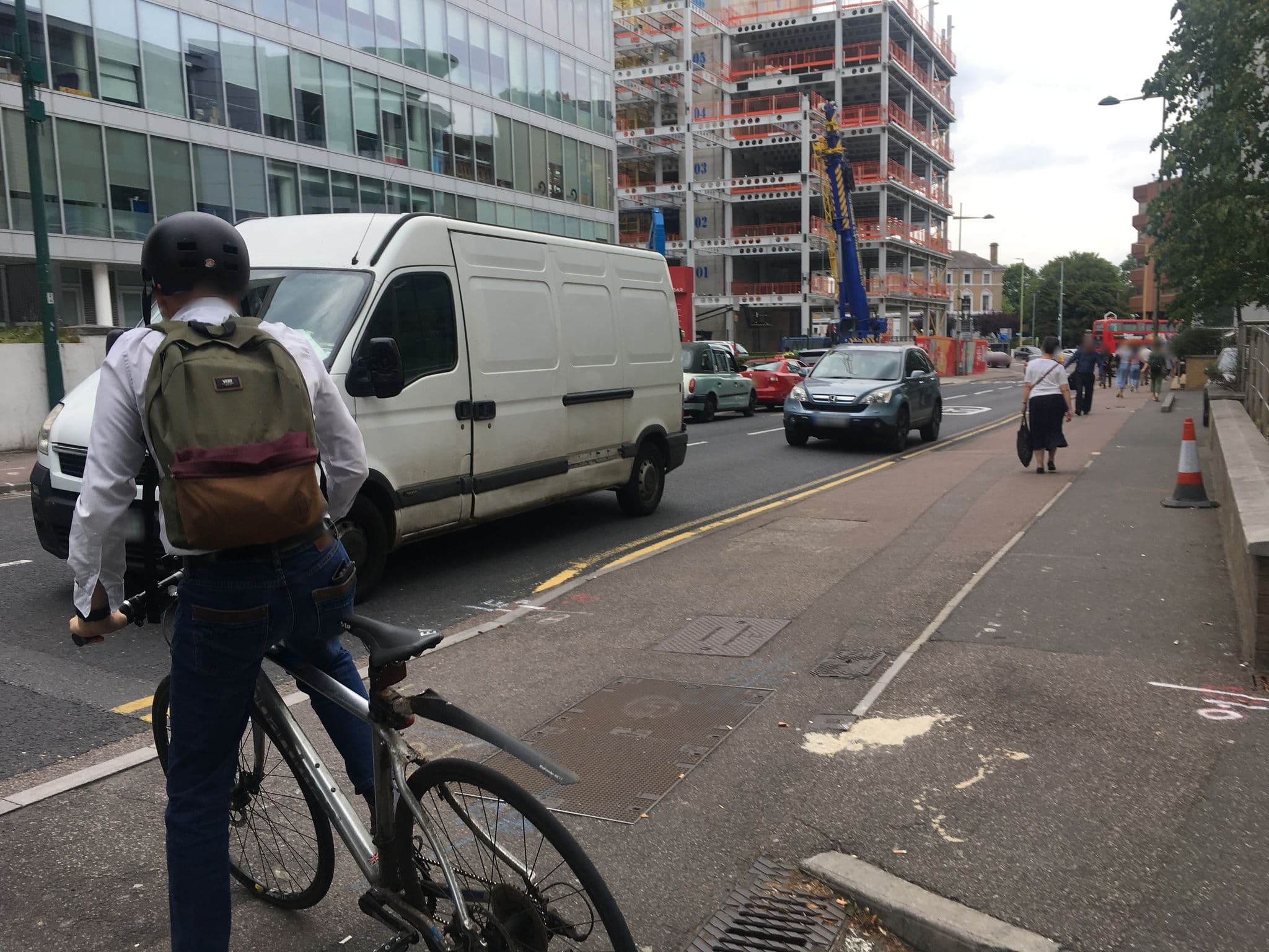 Street view near Holiday Inn, Watford — © 4004 (CC BY-SA · Mapillary)