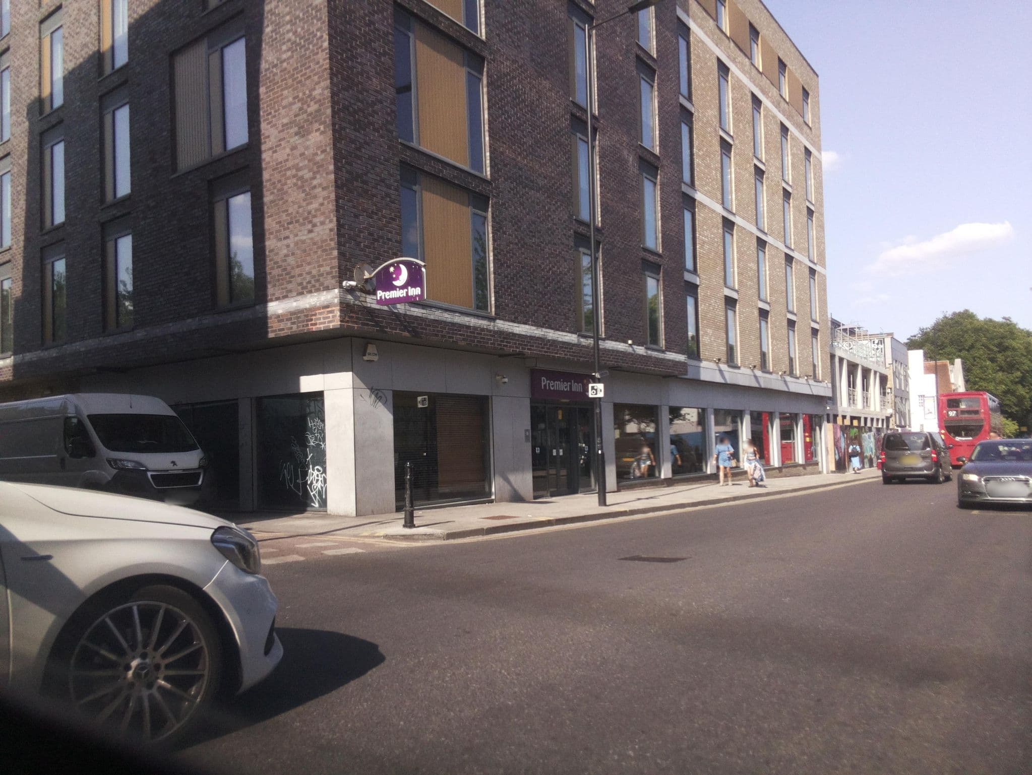 Street view near Premier Inn, Canonbury — © southglos (CC BY-SA · Mapillary)