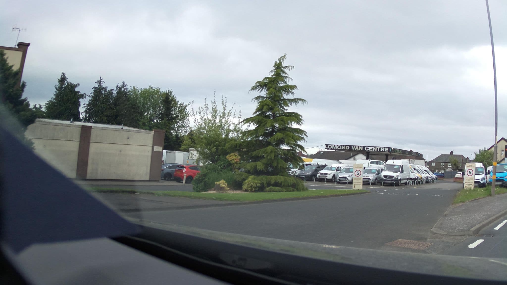 Street view near Abbotsford Hotel, Dumbarton — © southglos (CC BY-SA · Mapillary)