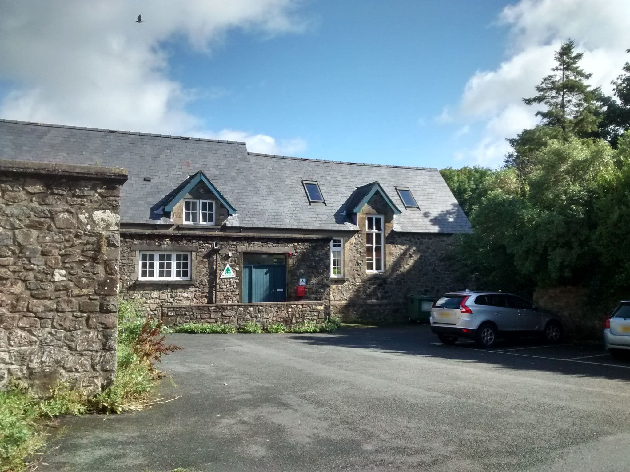 Street view near Newport Youth Hostel, Fishguard — © msevilla00 (CC BY-SA · Mapillary)