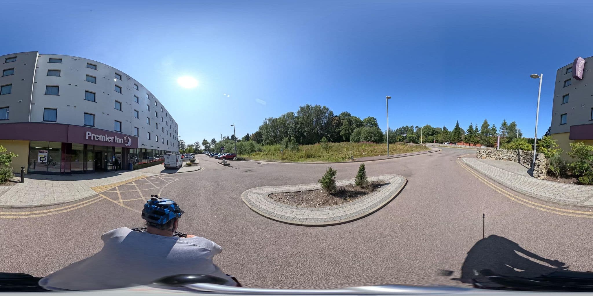 Street view near Premier Inn, Dyce — © coetserw (CC BY-SA · Mapillary)
