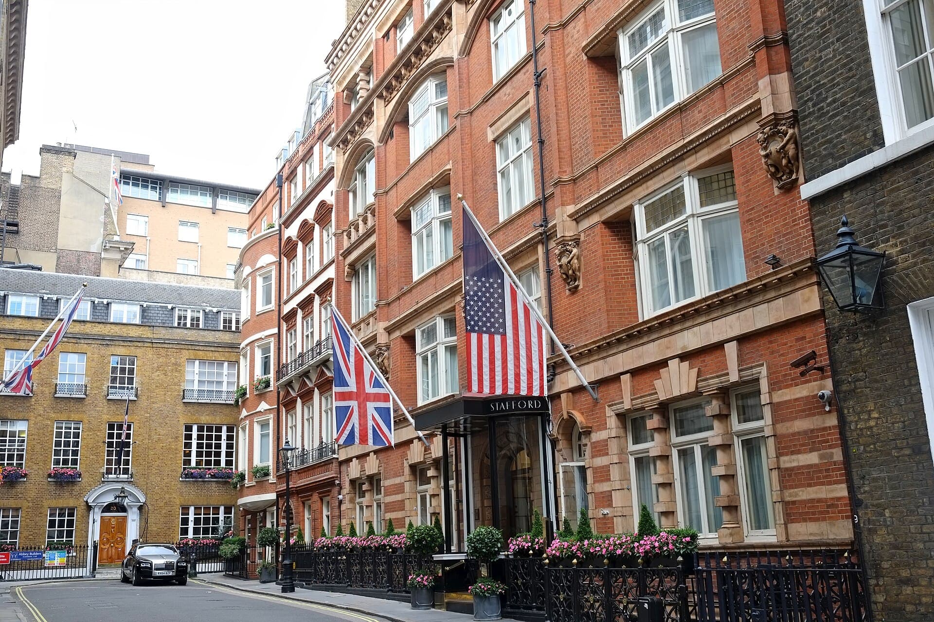 The Stafford (via Wikimedia Commons, CC BY-SA 2.0)