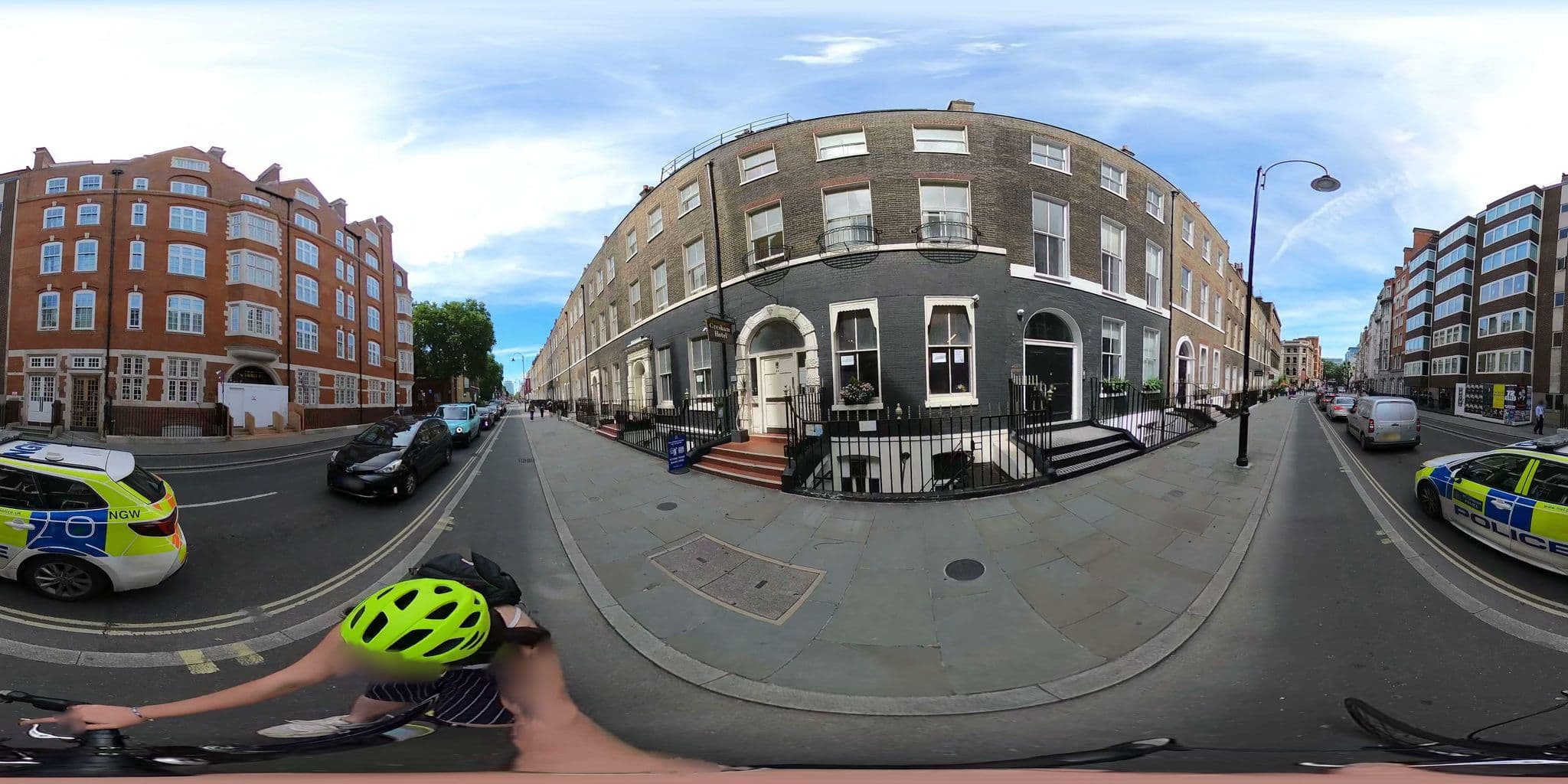 Street view near Morgan Hotel, Holborn — © cernbyln (CC BY-SA · Mapillary)