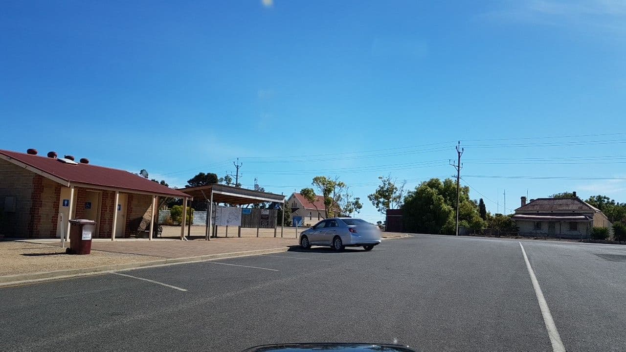 Street view near Warooka Rest Area, Minlaton — © didz (CC BY-SA · Mapillary)