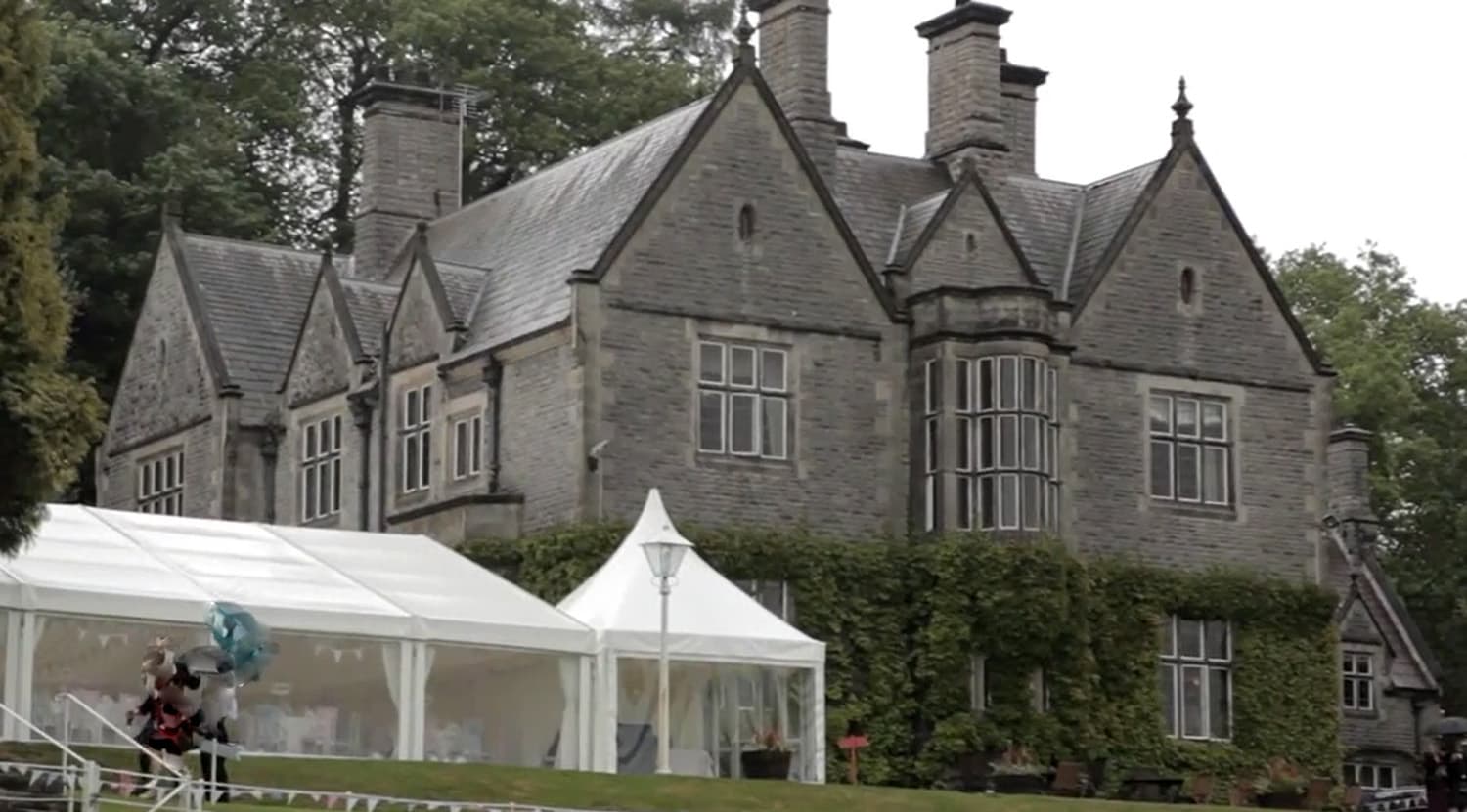Callow Hall (via Wikimedia Commons, CC BY-SA 4.0)
