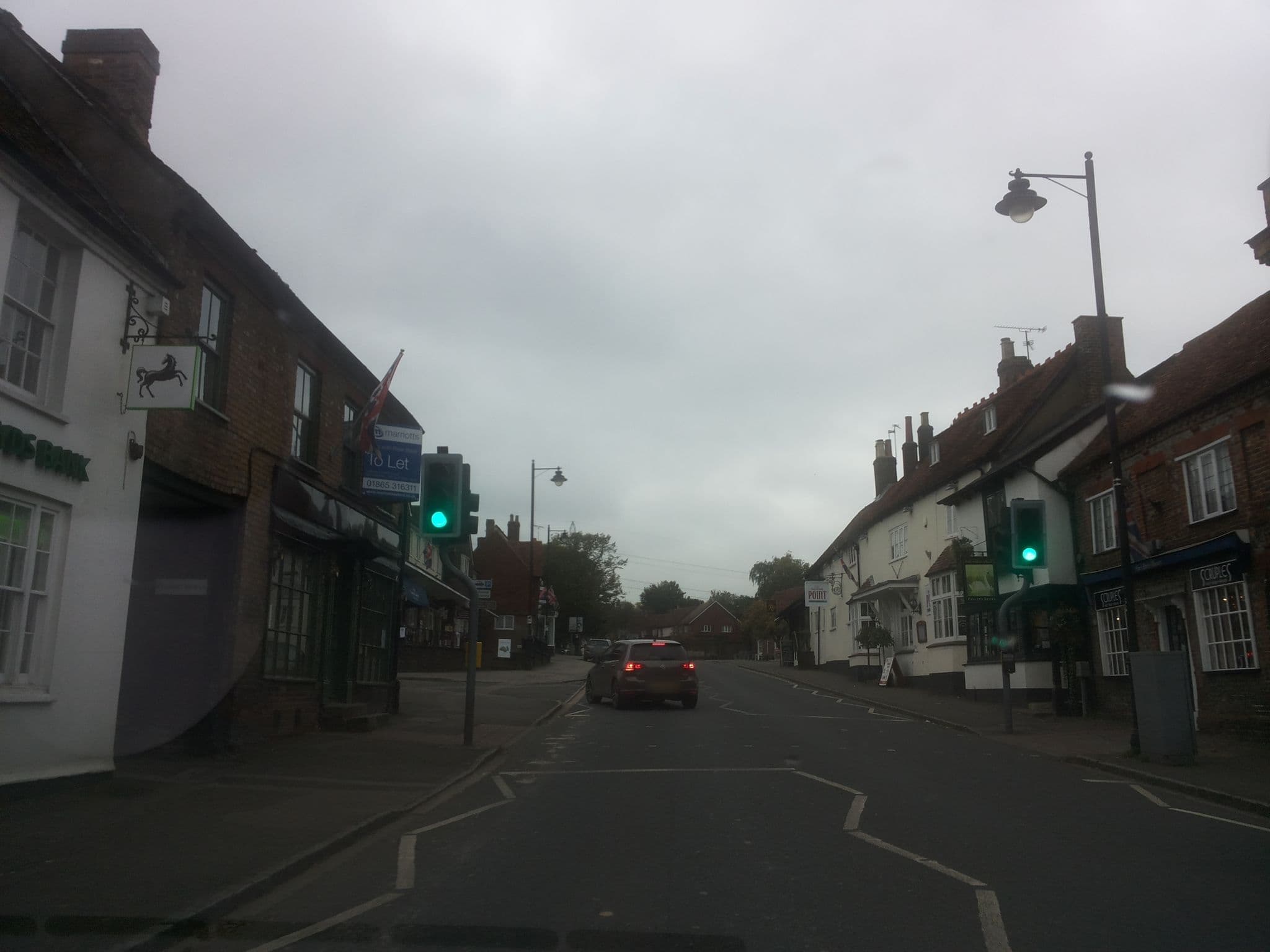 Street view near Bel & The Dragon at the Red Lion, Wendover — © endszbrxns (CC BY-SA · Mapillary)