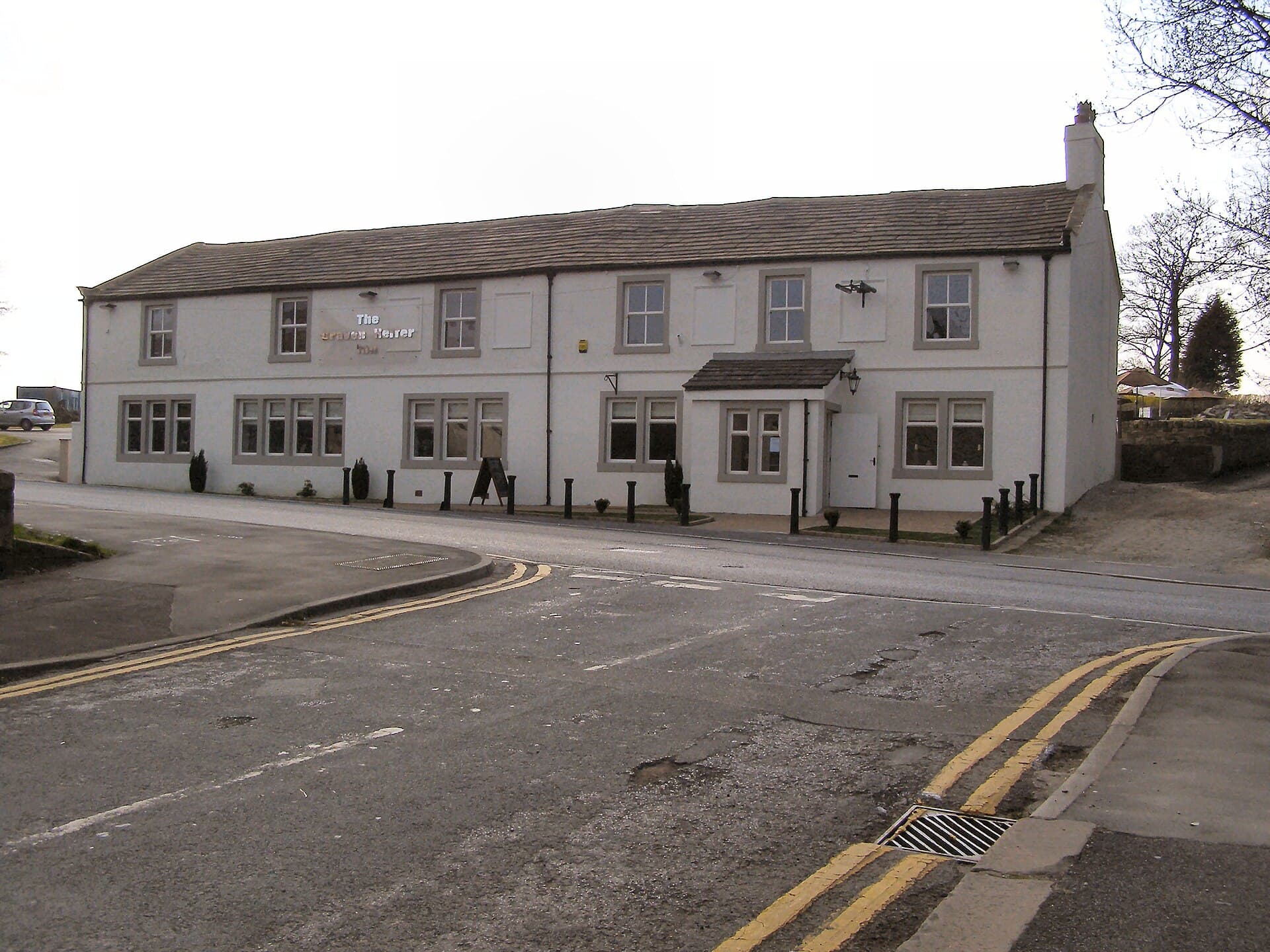 The Craven Heifer Inn (via Wikimedia Commons, CC BY-SA 2.0)